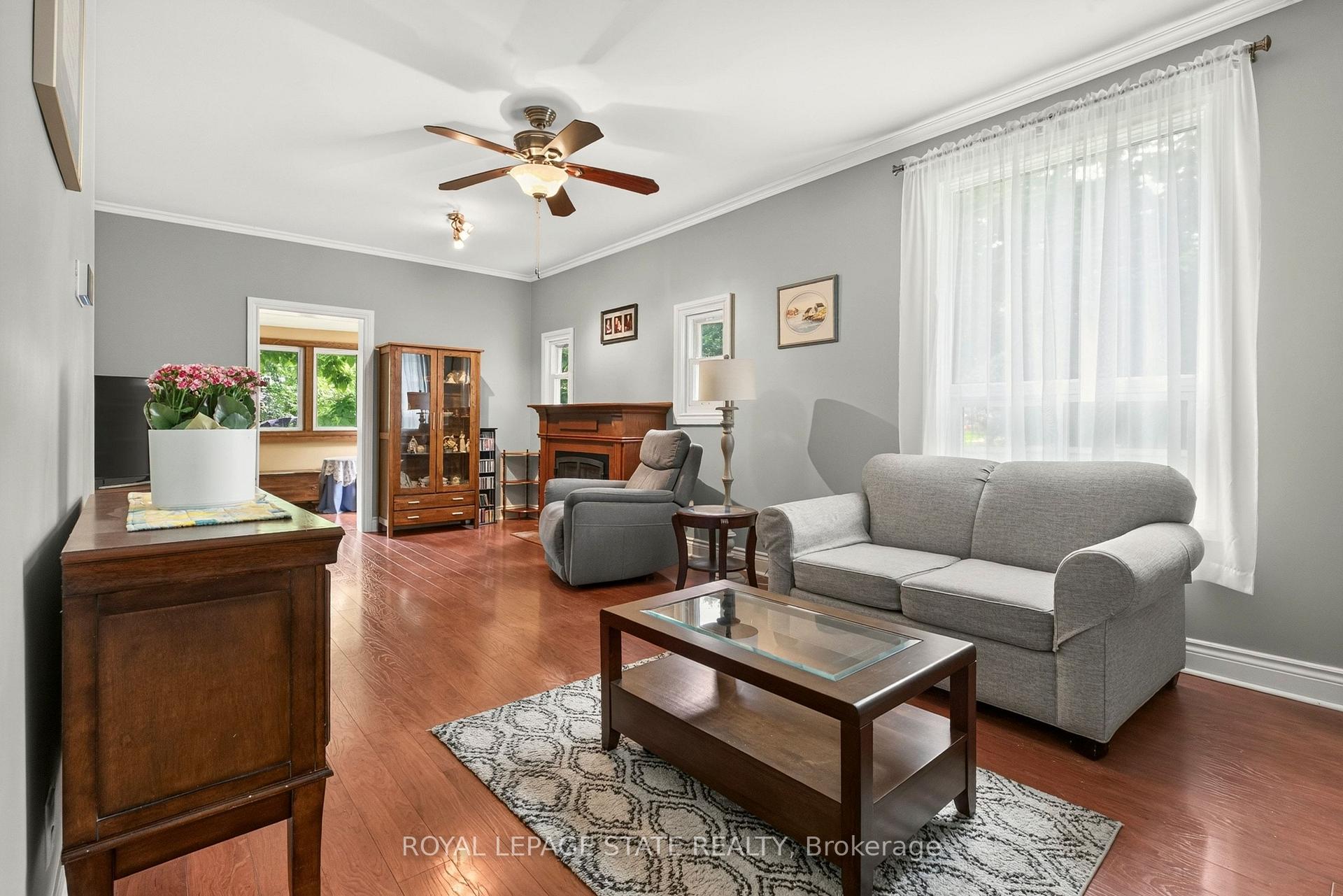 Photo 12 of 47 Witherspoon Street, Hamilton, Dundas — HOMEH
