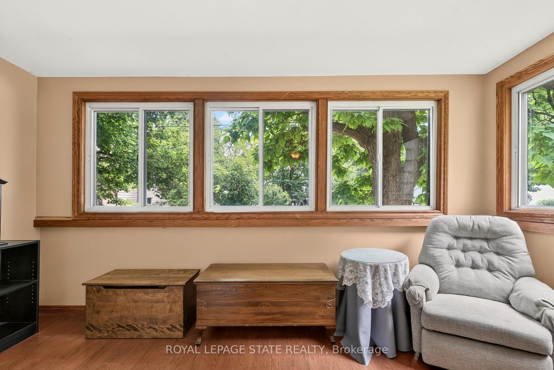 Photo 13 of 47 Witherspoon Street, Hamilton, Dundas — HOMEH