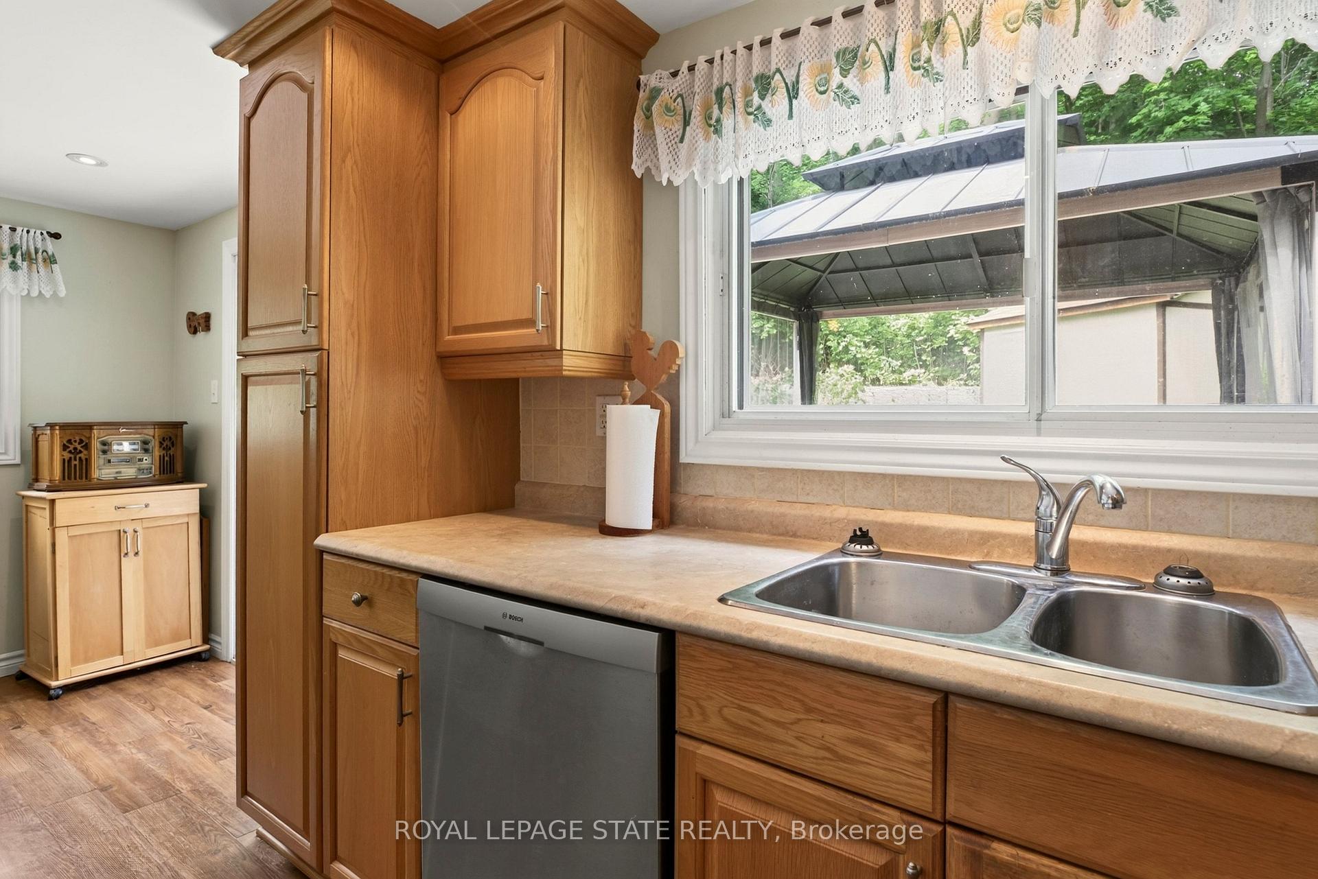 Photo 20 of 47 Witherspoon Street, Hamilton, Dundas — HOMEH