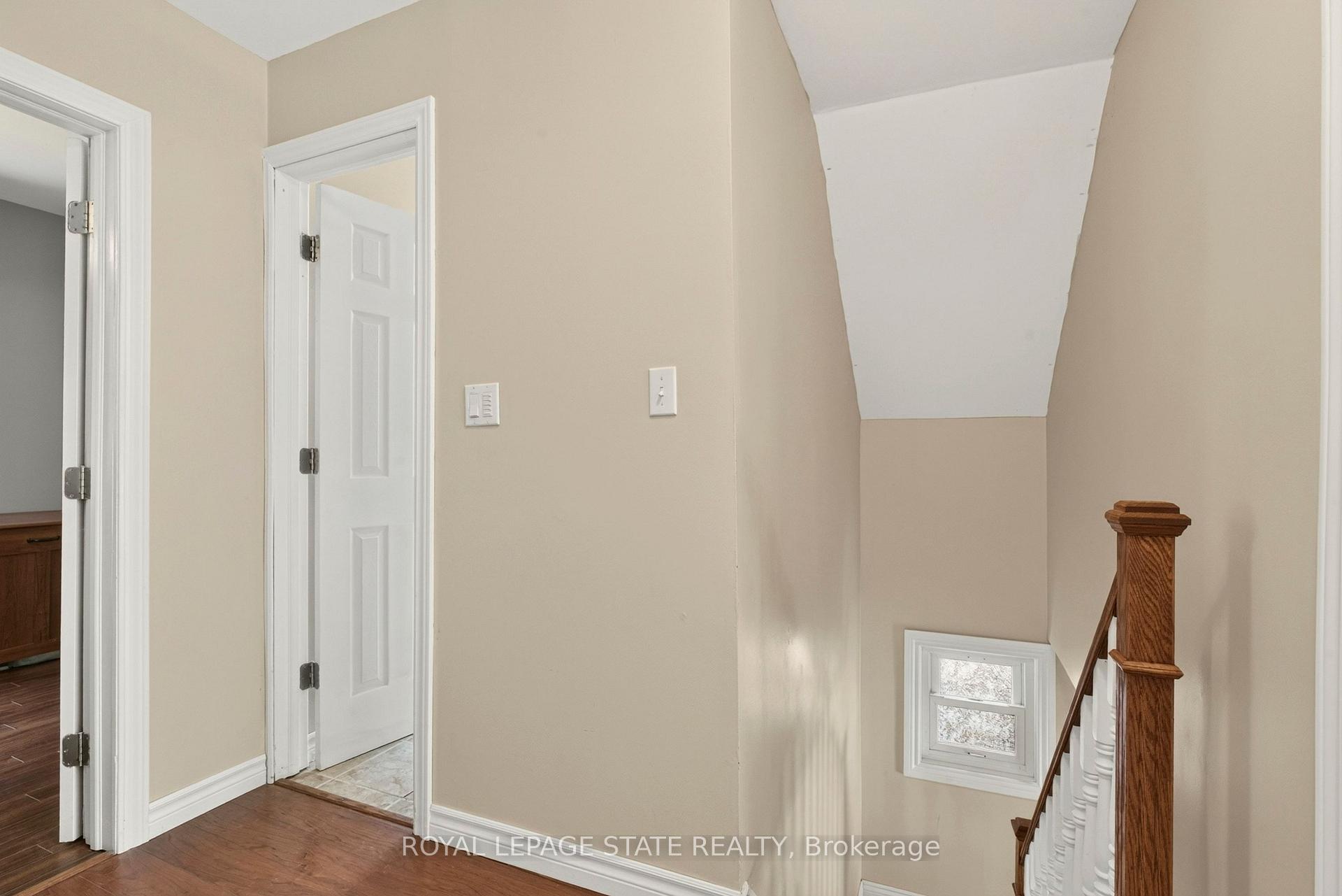 Photo 23 of 47 Witherspoon Street, Hamilton, Dundas — HOMEH