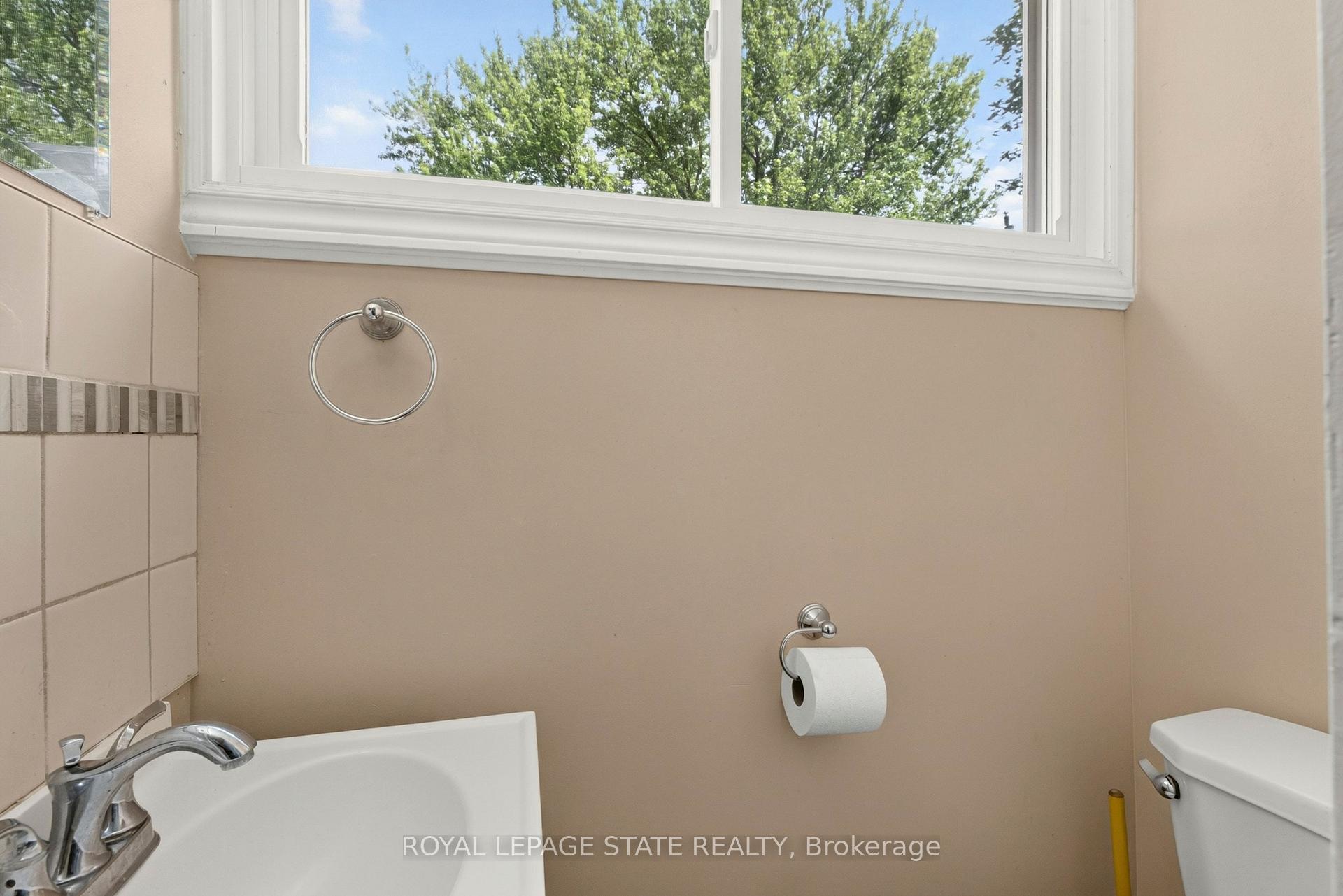 Photo 34 of 47 Witherspoon Street, Hamilton, Dundas — HOMEH