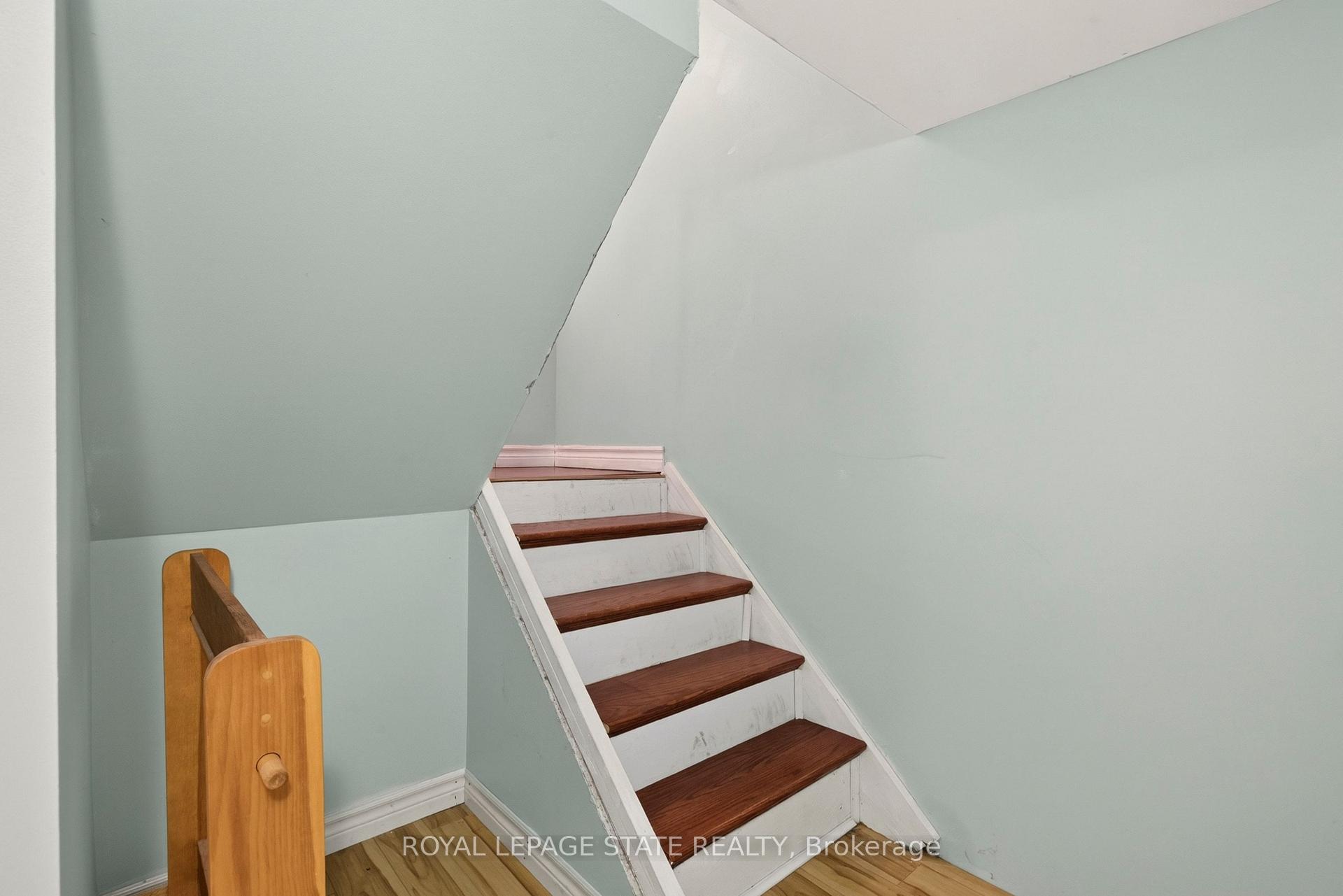 Photo 37 of 47 Witherspoon Street, Hamilton, Dundas — HOMEH