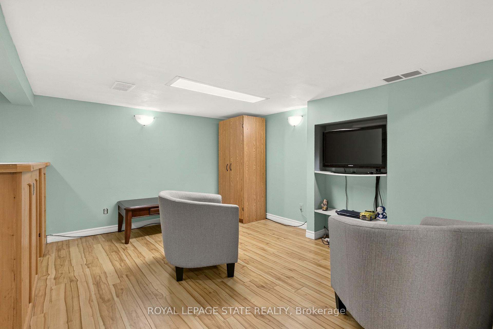 Photo 38 of 47 Witherspoon Street, Hamilton, Dundas — HOMEH