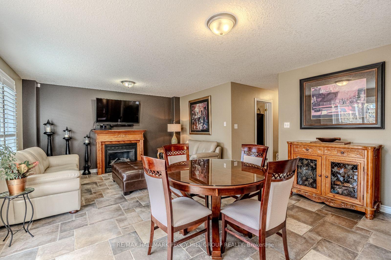 Photo 4 of 35 Benjamin Lane, Barrie, Painswick South — HOMEH
