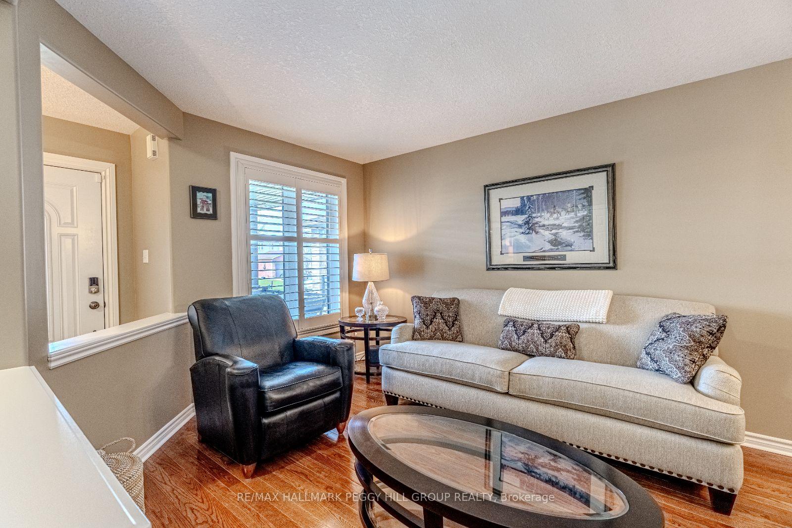 Photo 7 of 35 Benjamin Lane, Barrie, Painswick South — HOMEH