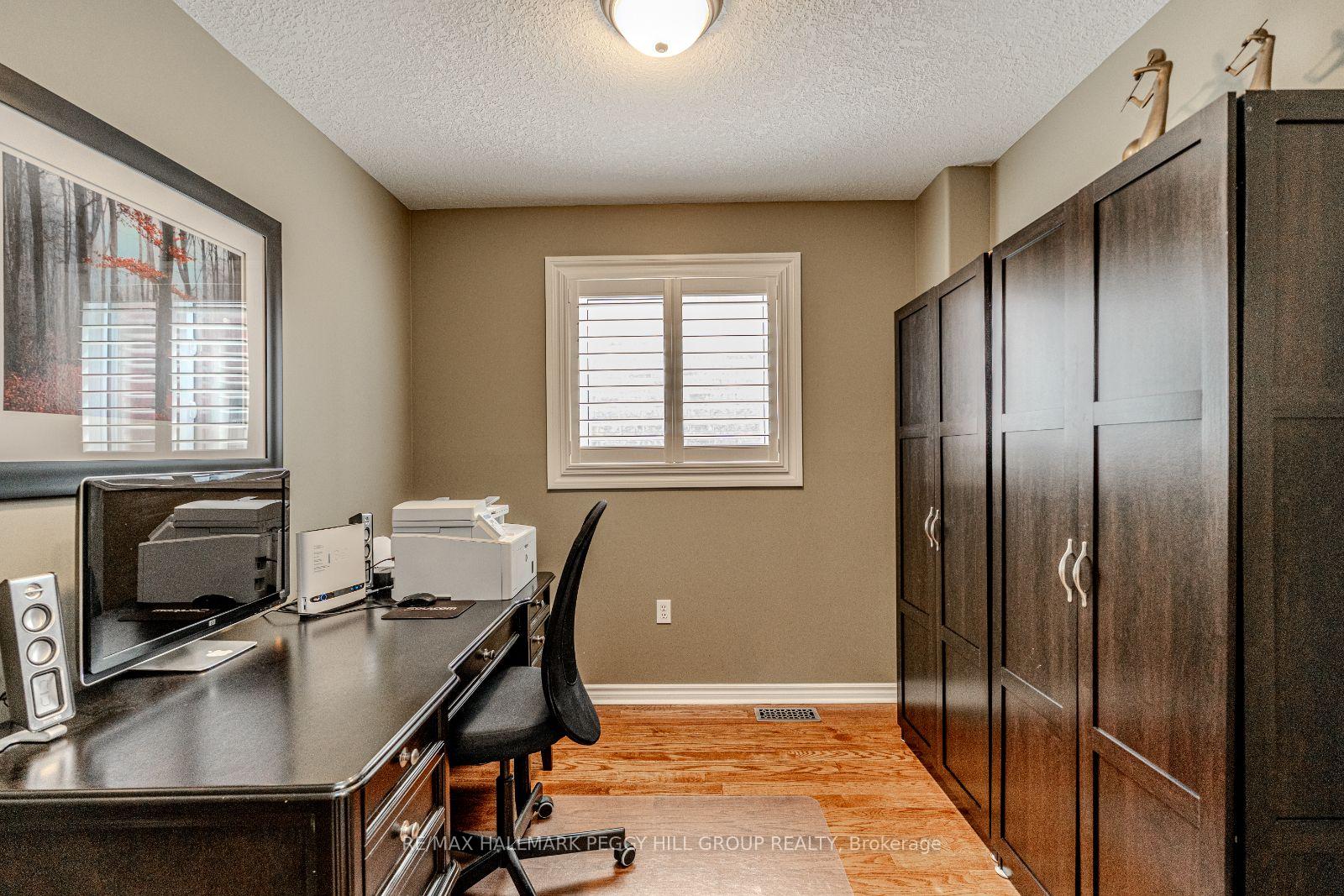 Photo 8 of 35 Benjamin Lane, Barrie, Painswick South — HOMEH