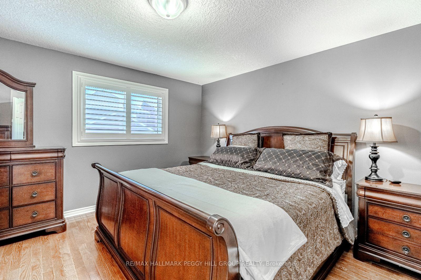 Photo 9 of 35 Benjamin Lane, Barrie, Painswick South — HOMEH