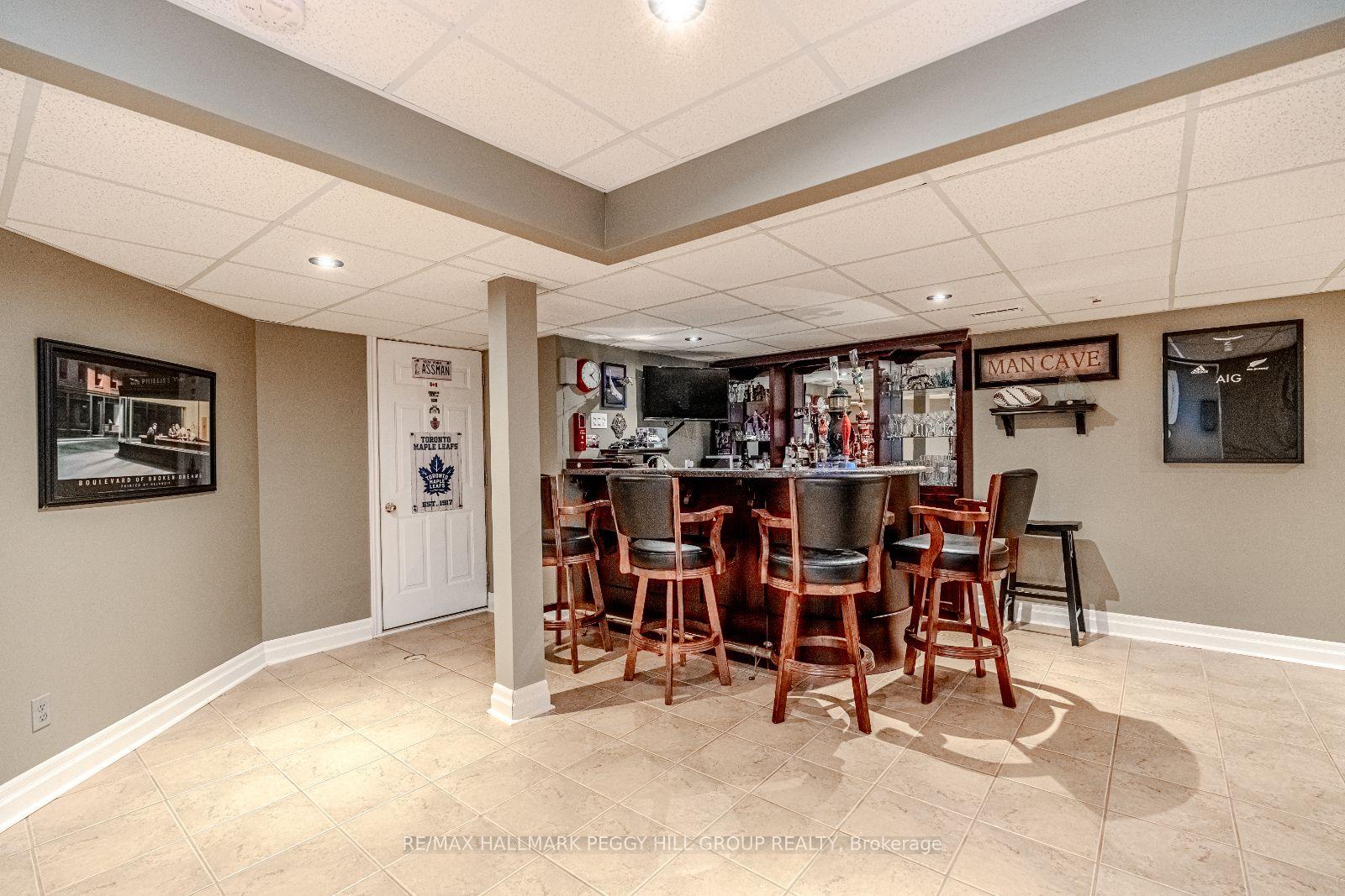 Photo 18 of 35 Benjamin Lane, Barrie, Painswick South — HOMEH