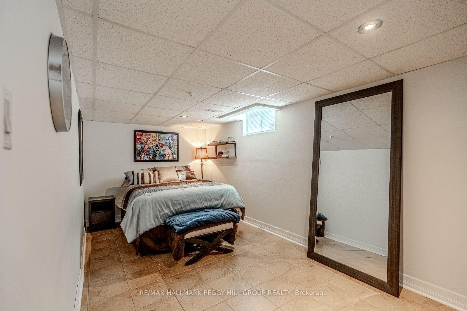 Photo 19 of 35 Benjamin Lane, Barrie, Painswick South — HOMEH