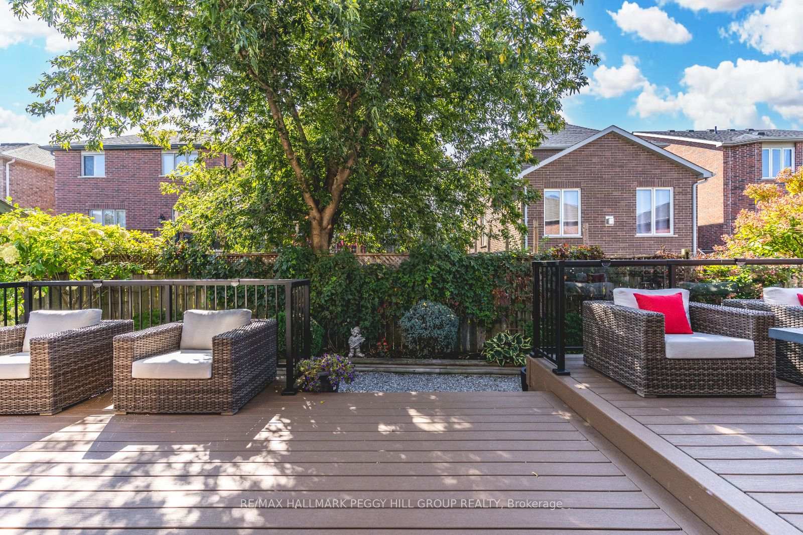 Photo 24 of 35 Benjamin Lane, Barrie, Painswick South — HOMEH