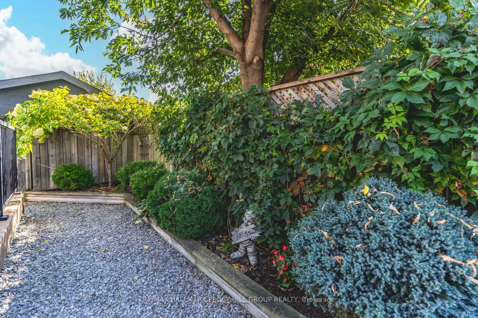 Photo 25 of 35 Benjamin Lane, Barrie, Painswick South — HOMEH