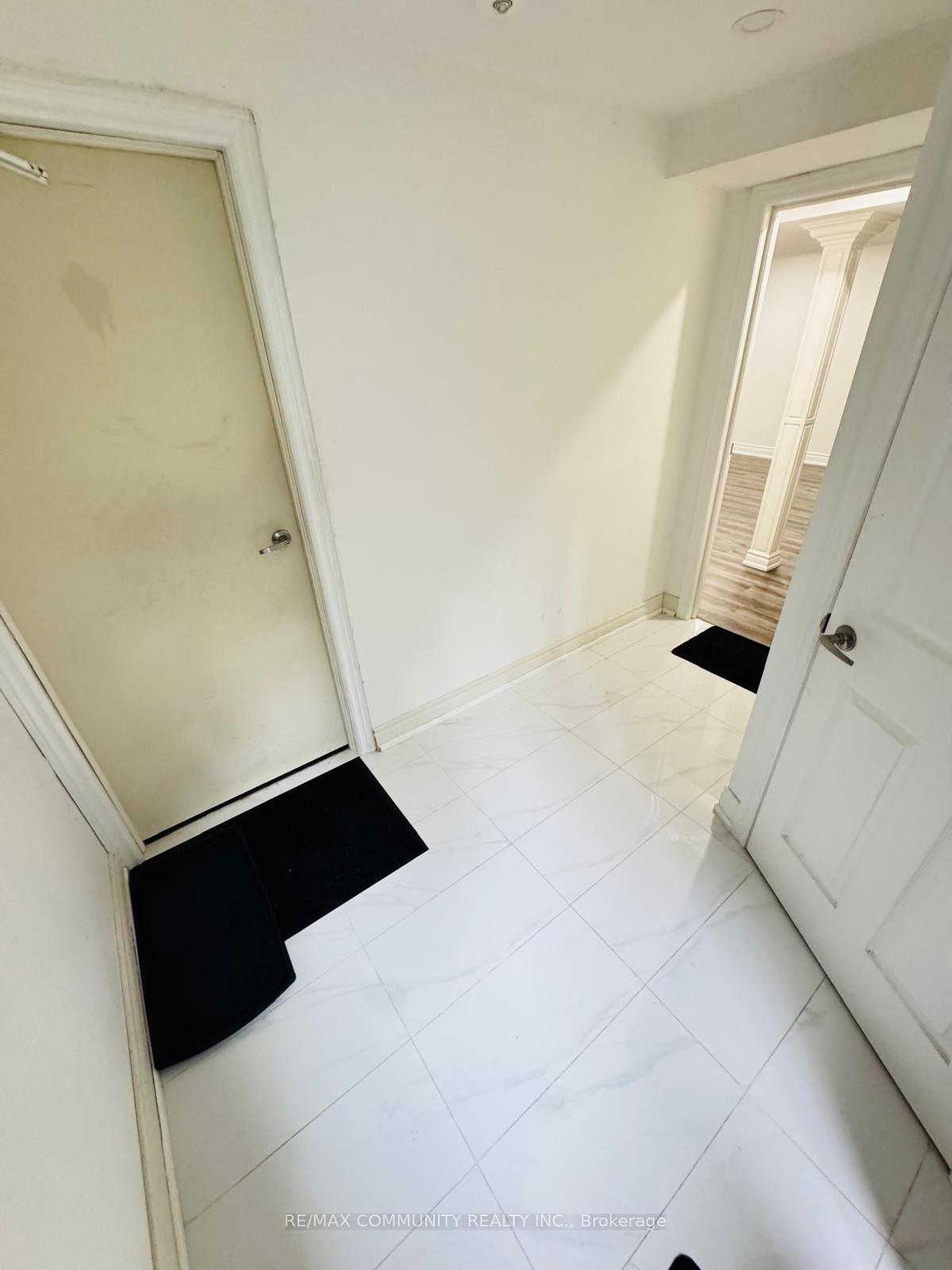 Photo 5 of 933 Red Deer Avenue, Oshawa, Taunton — HOMEH