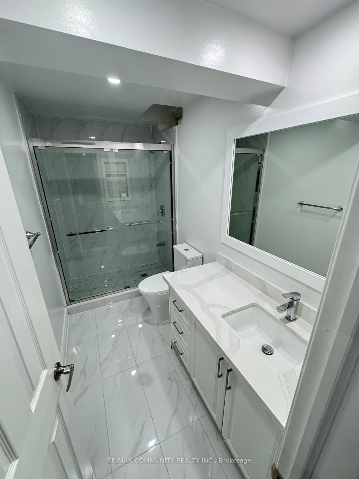 Photo 8 of 933 Red Deer Avenue, Oshawa, Taunton — HOMEH