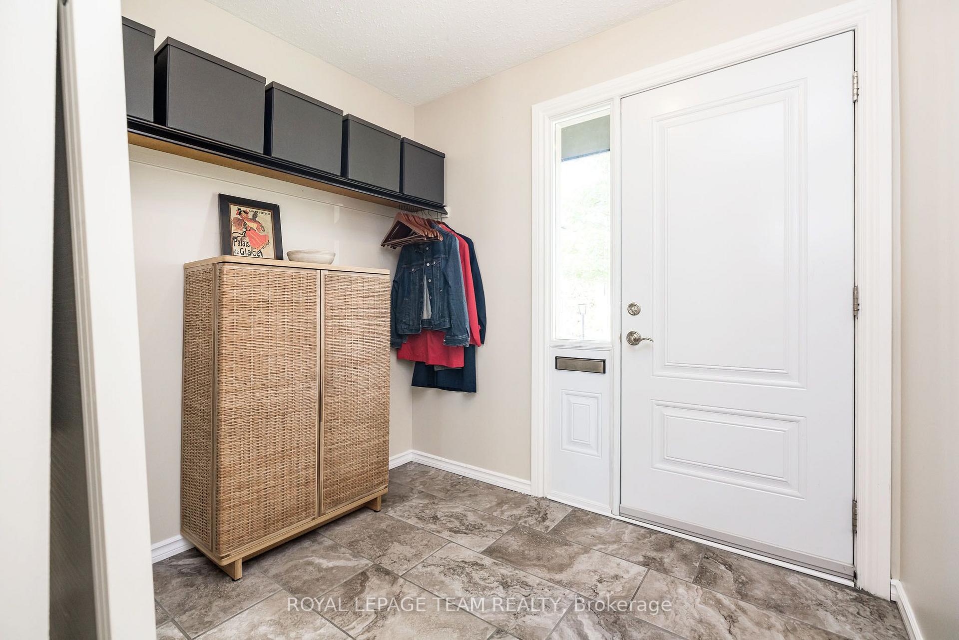 Photo 3 of 126 McClintock Way, Ottawa, Kanata - Katimavik — HOMEH