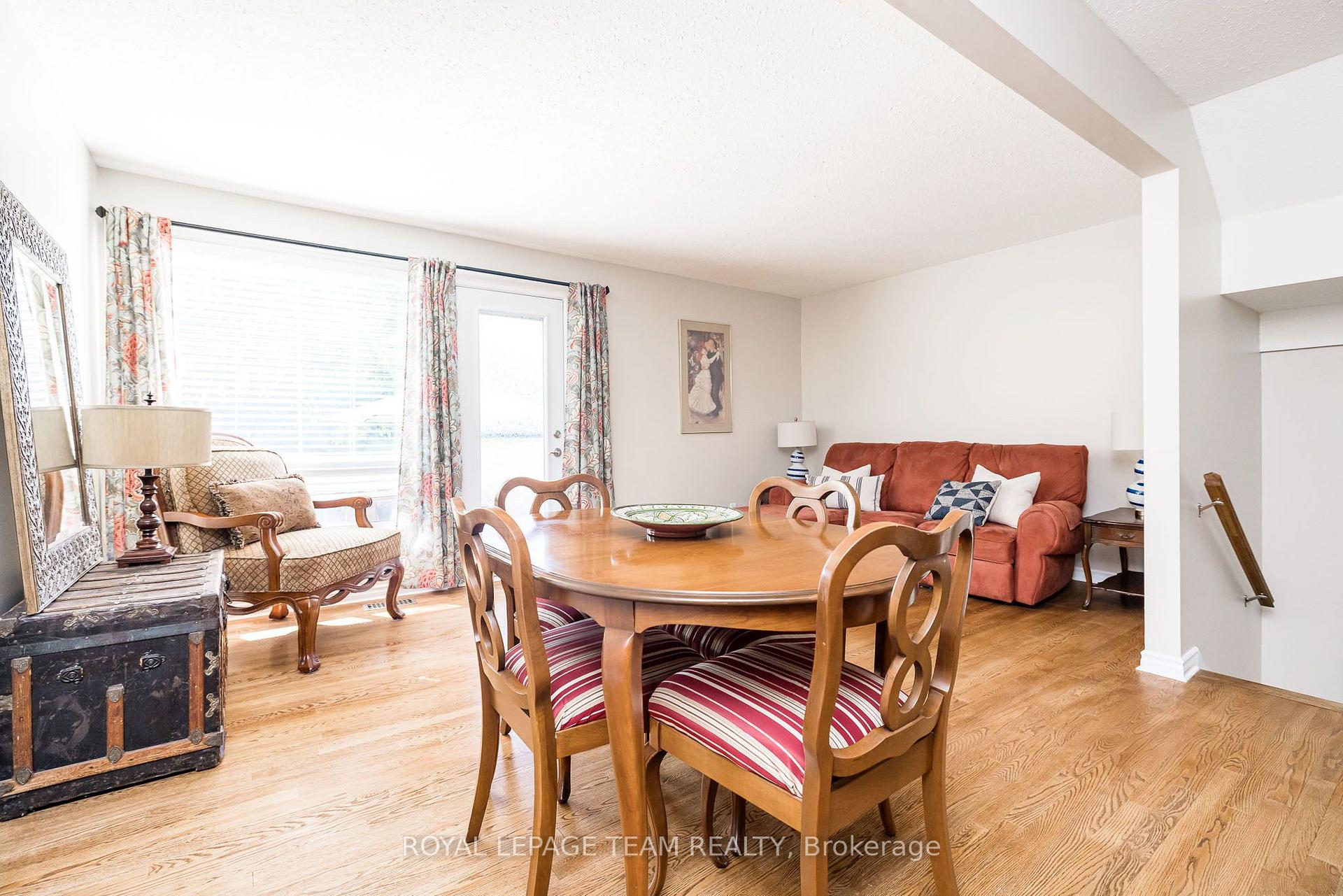 Photo 10 of 126 McClintock Way, Ottawa, Kanata - Katimavik — HOMEH