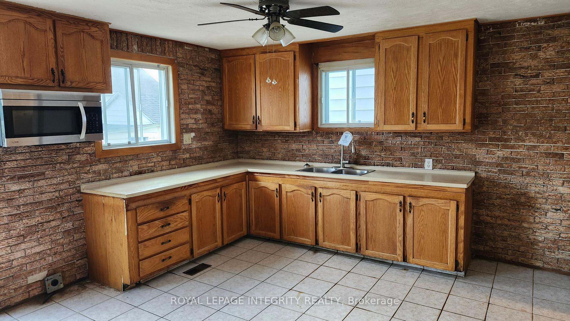Photo 3 of 360 9th Street W, Cornwall, Cornwall — HOMEH