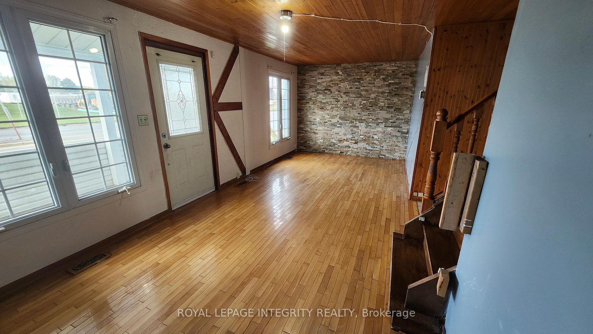 Photo 8 of 360 9th Street W, Cornwall, Cornwall — HOMEH