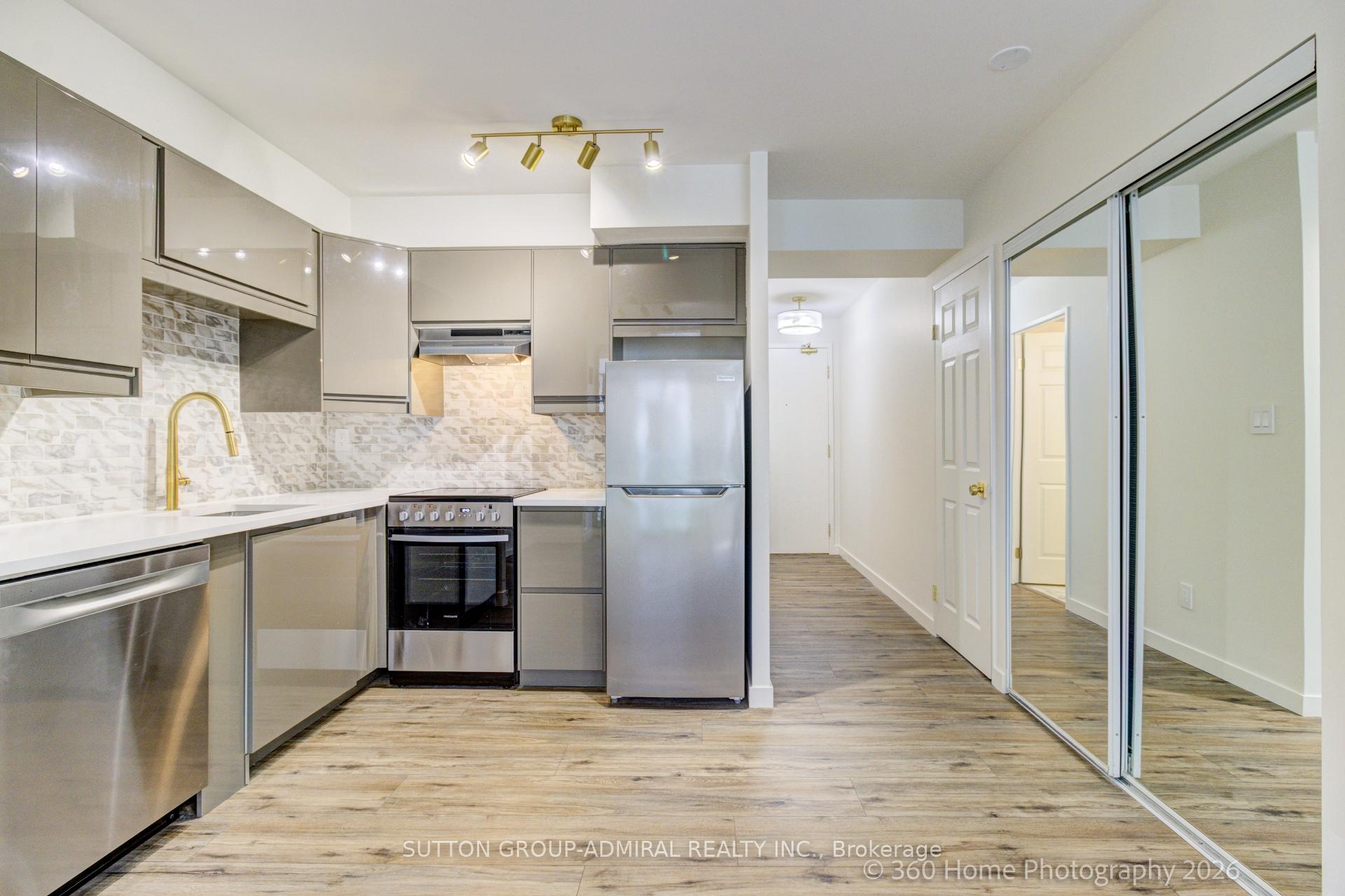 Photo 3 of Unit 501, 43 Eglinton Avenue E, Toronto, Mount Pleasant West — HOMEH
