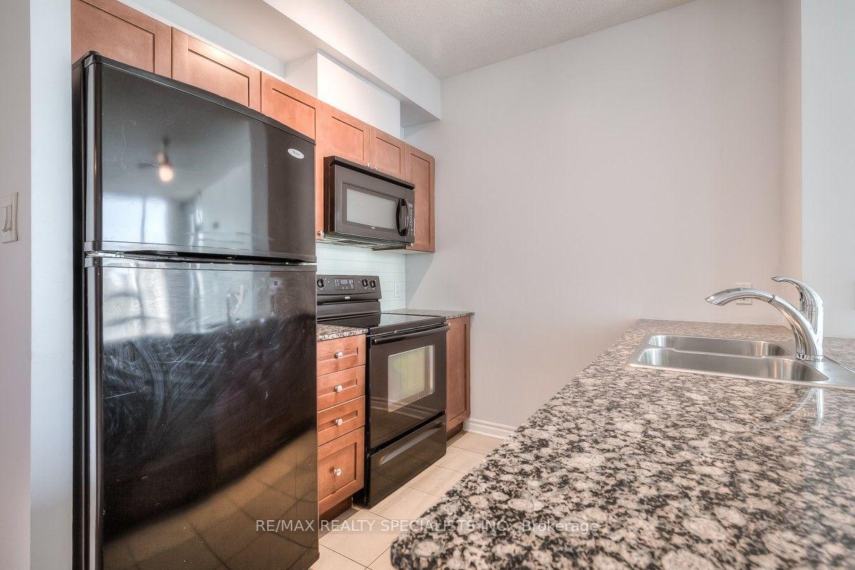Photo 4 of Unit 1009, 3525 Kariya Drive, Mississauga, City Centre — HOMEH
