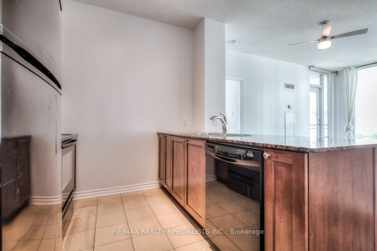 Photo 5 of Unit 1009, 3525 Kariya Drive, Mississauga, City Centre — HOMEH
