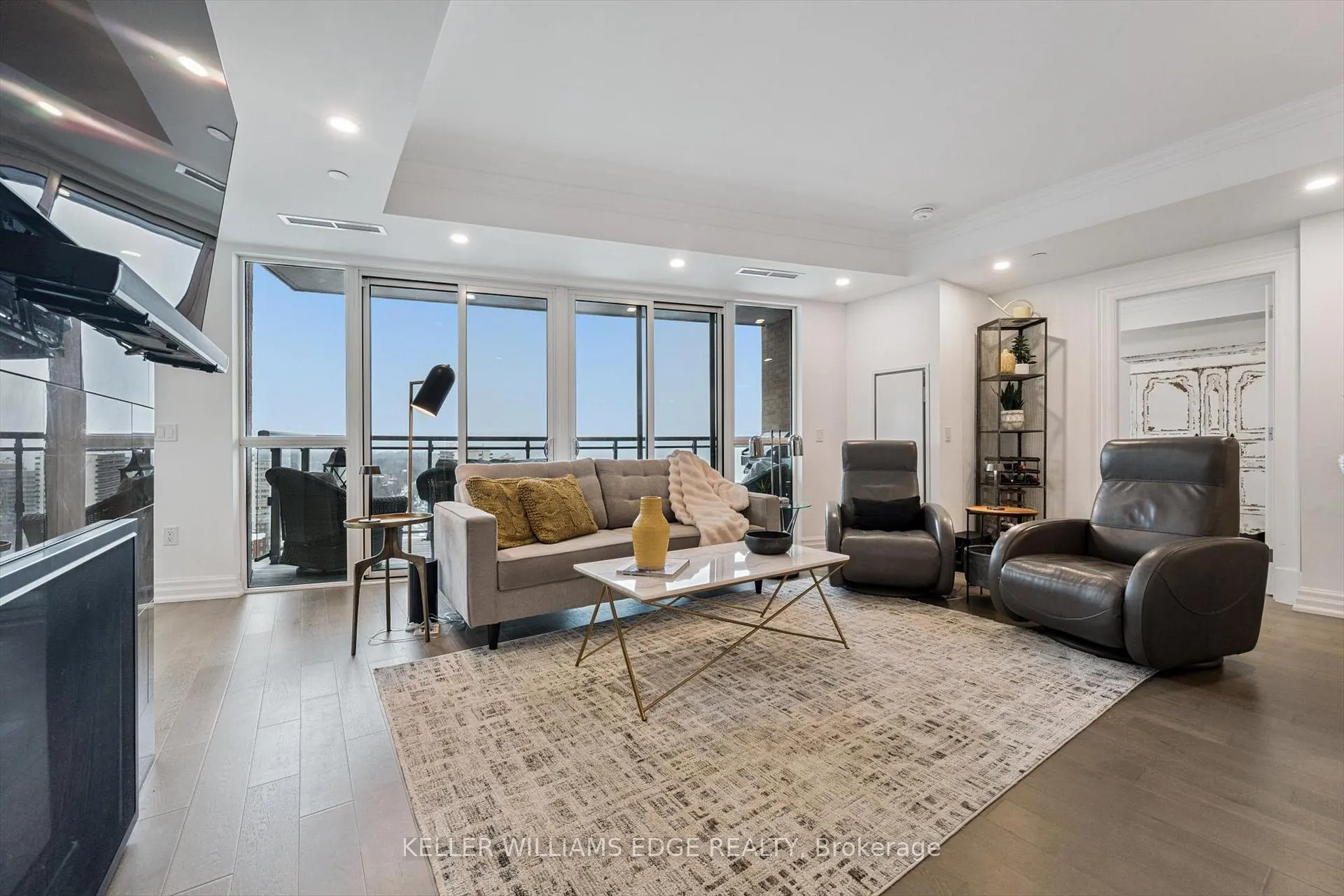 Photo 11 of Unit 1603, 2060 Lakeshore Road, Burlington, Brant — HOMEH