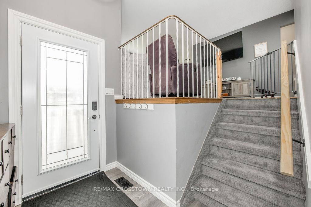 Photo 2 of 2237 25th Side Road, Innisfil, Alcona — HOMEH