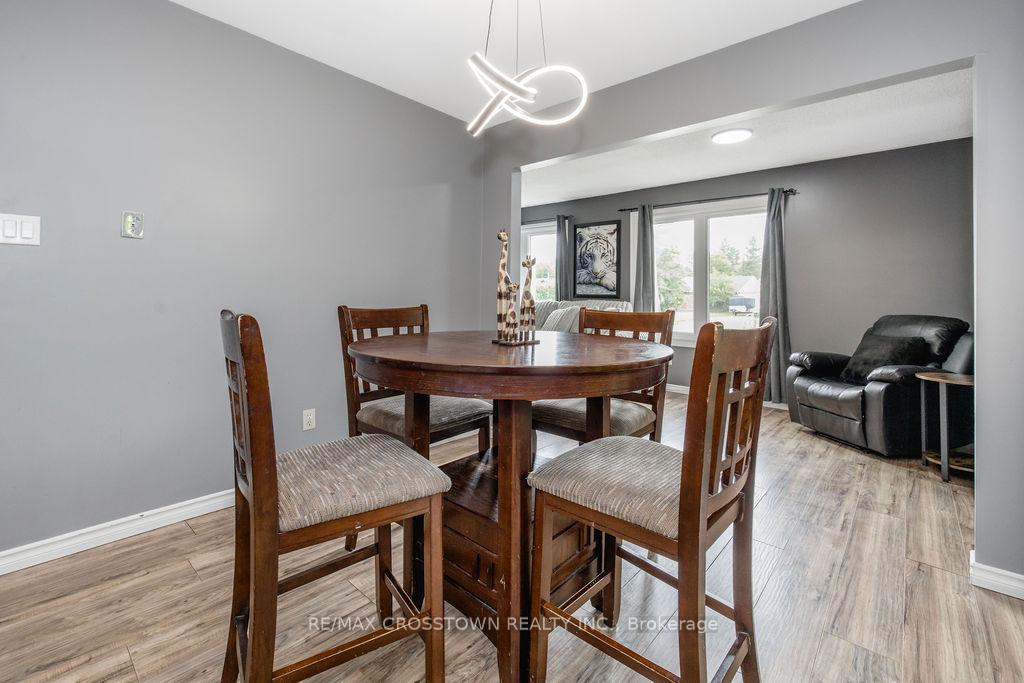 Photo 7 of 2237 25th Side Road, Innisfil, Alcona — HOMEH