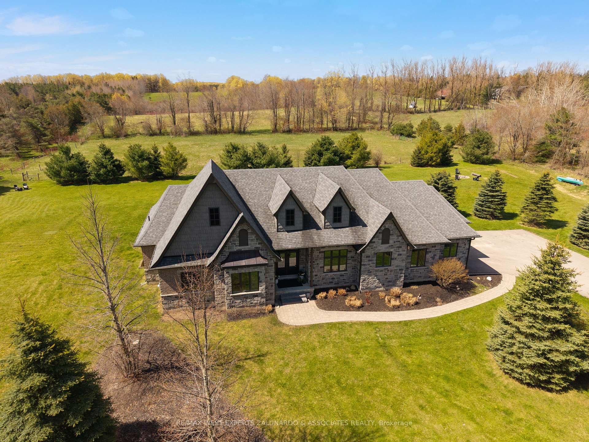Photo 3 of 5840 Tenth Line, Erin, Rural Erin — HOMEH