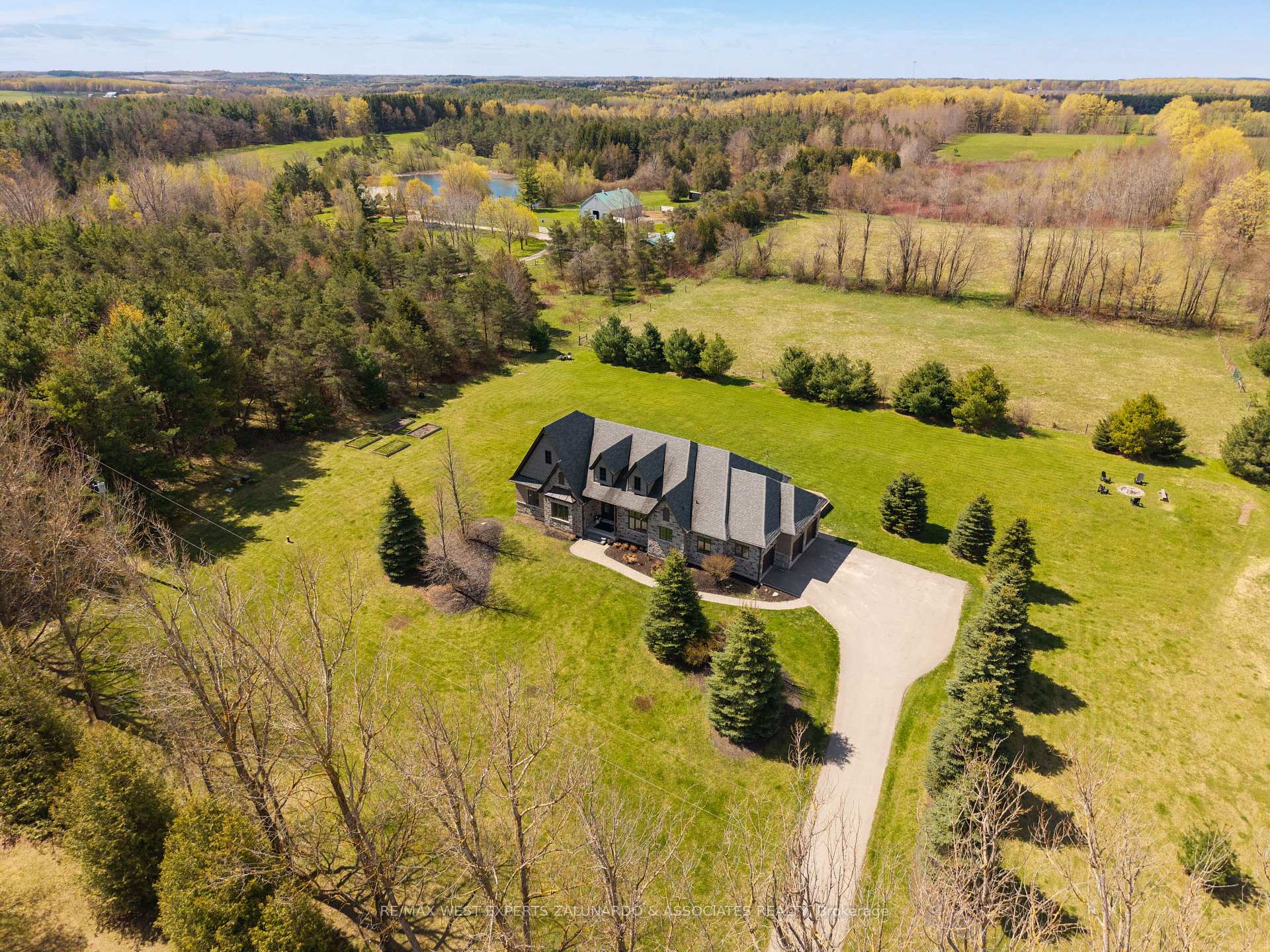 Photo 4 of 5840 Tenth Line, Erin, Rural Erin — HOMEH