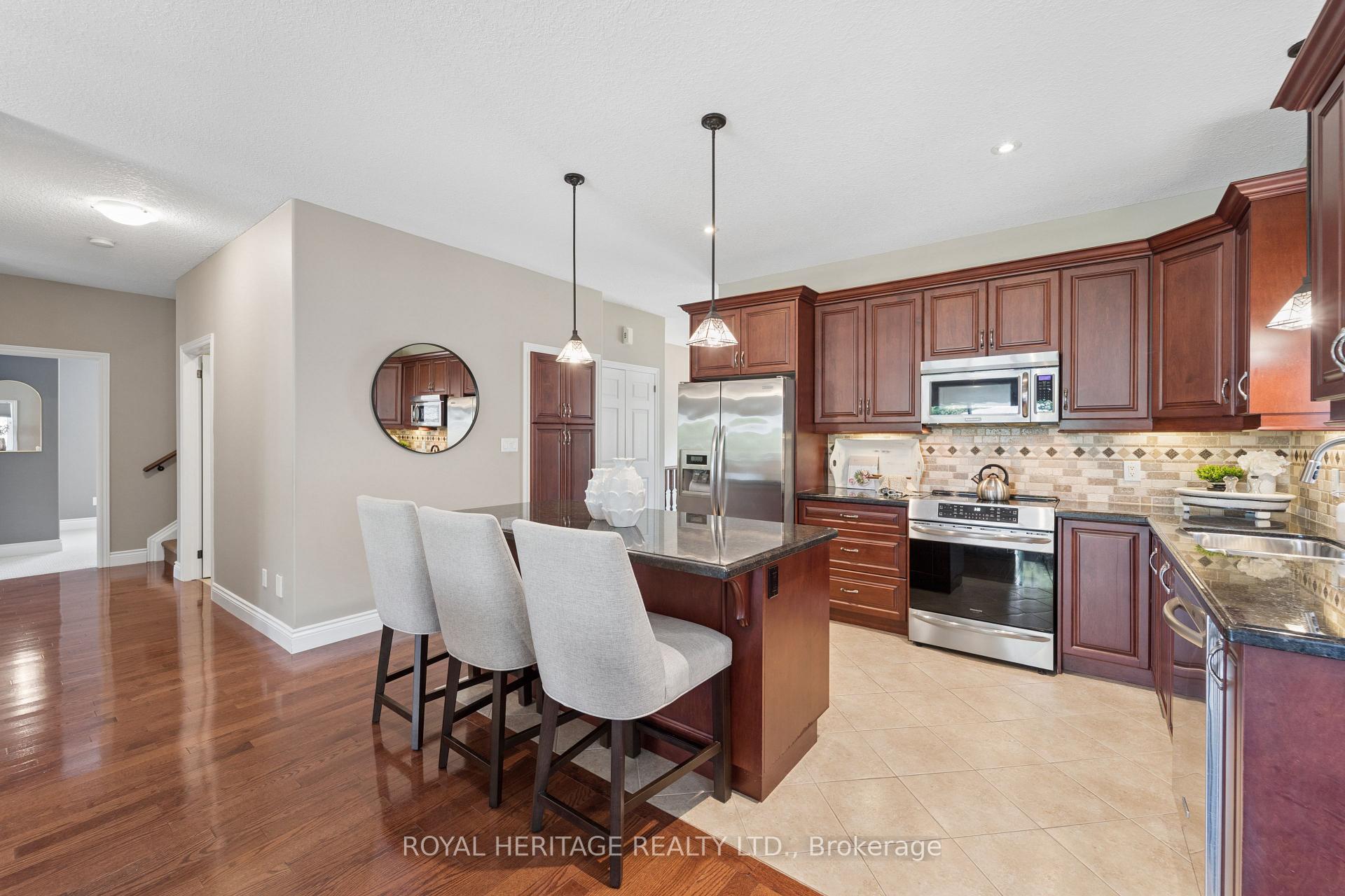 Photo 6 of 24 Corvinelli Drive, Whitby, Brooklin — HOMEH