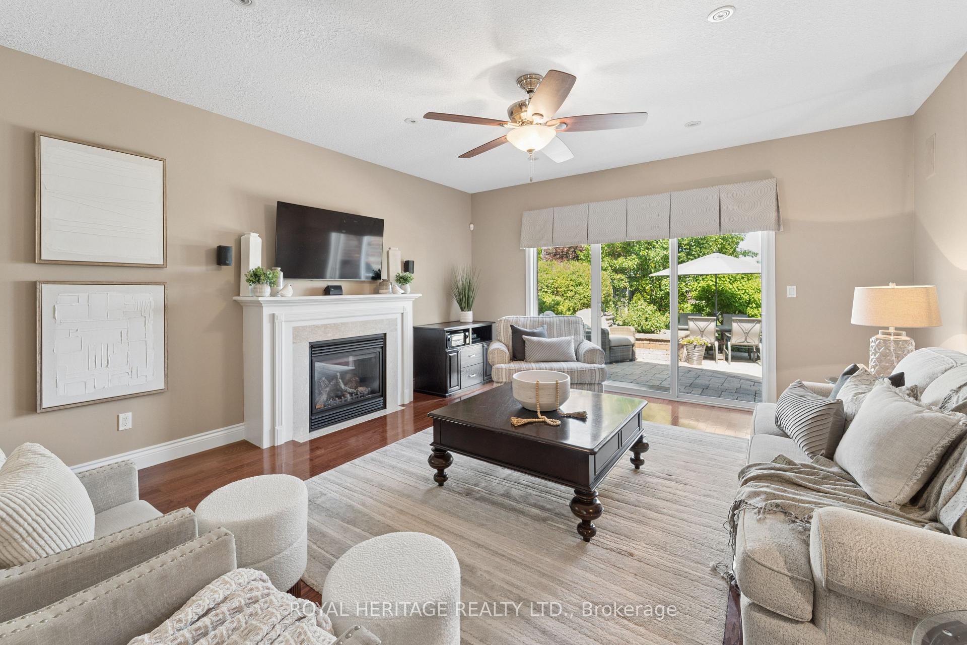 Photo 8 of 24 Corvinelli Drive, Whitby, Brooklin — HOMEH