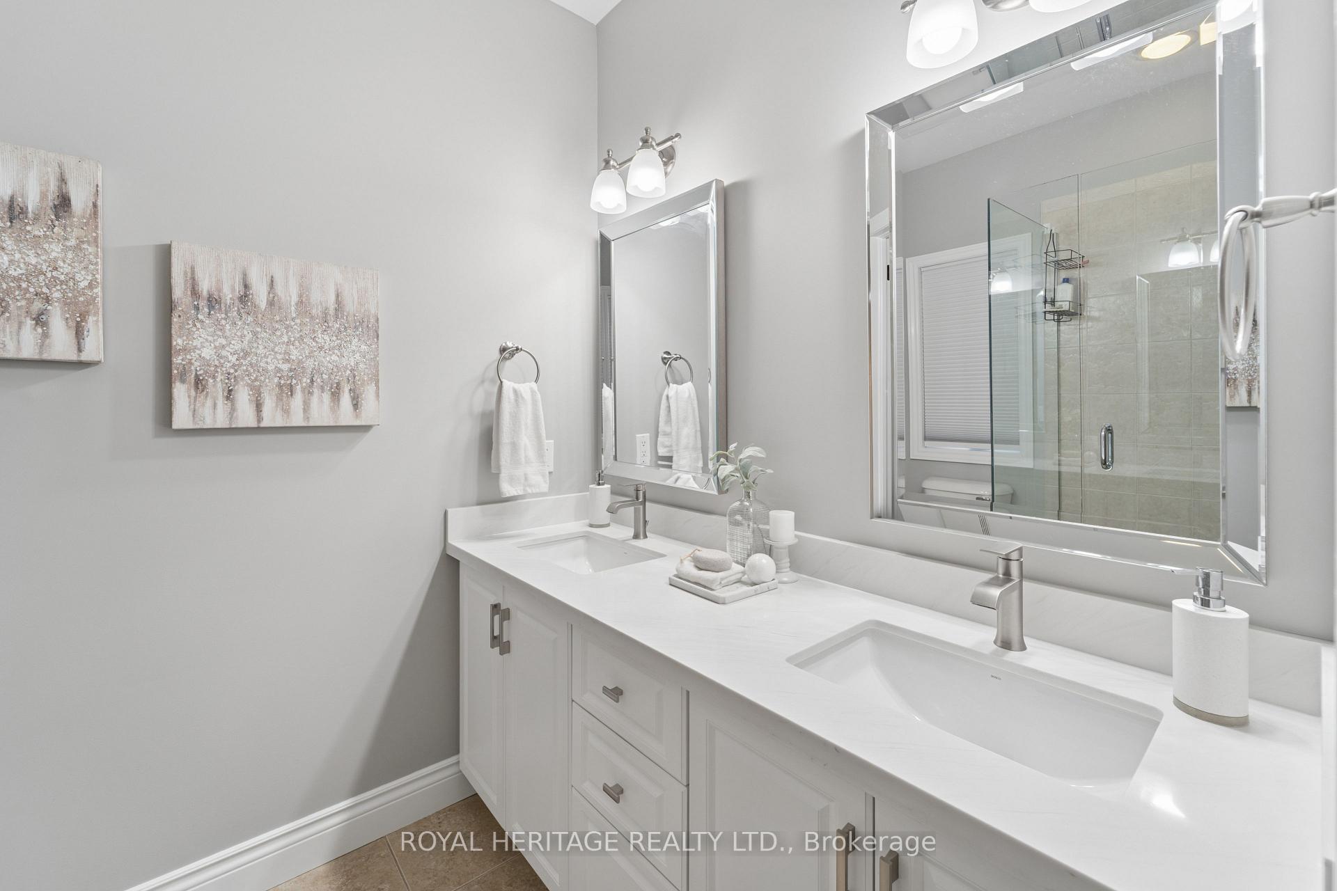 Photo 13 of 24 Corvinelli Drive, Whitby, Brooklin — HOMEH