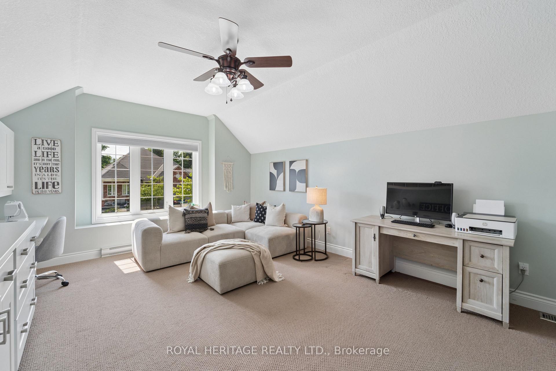 Photo 18 of 24 Corvinelli Drive, Whitby, Brooklin — HOMEH