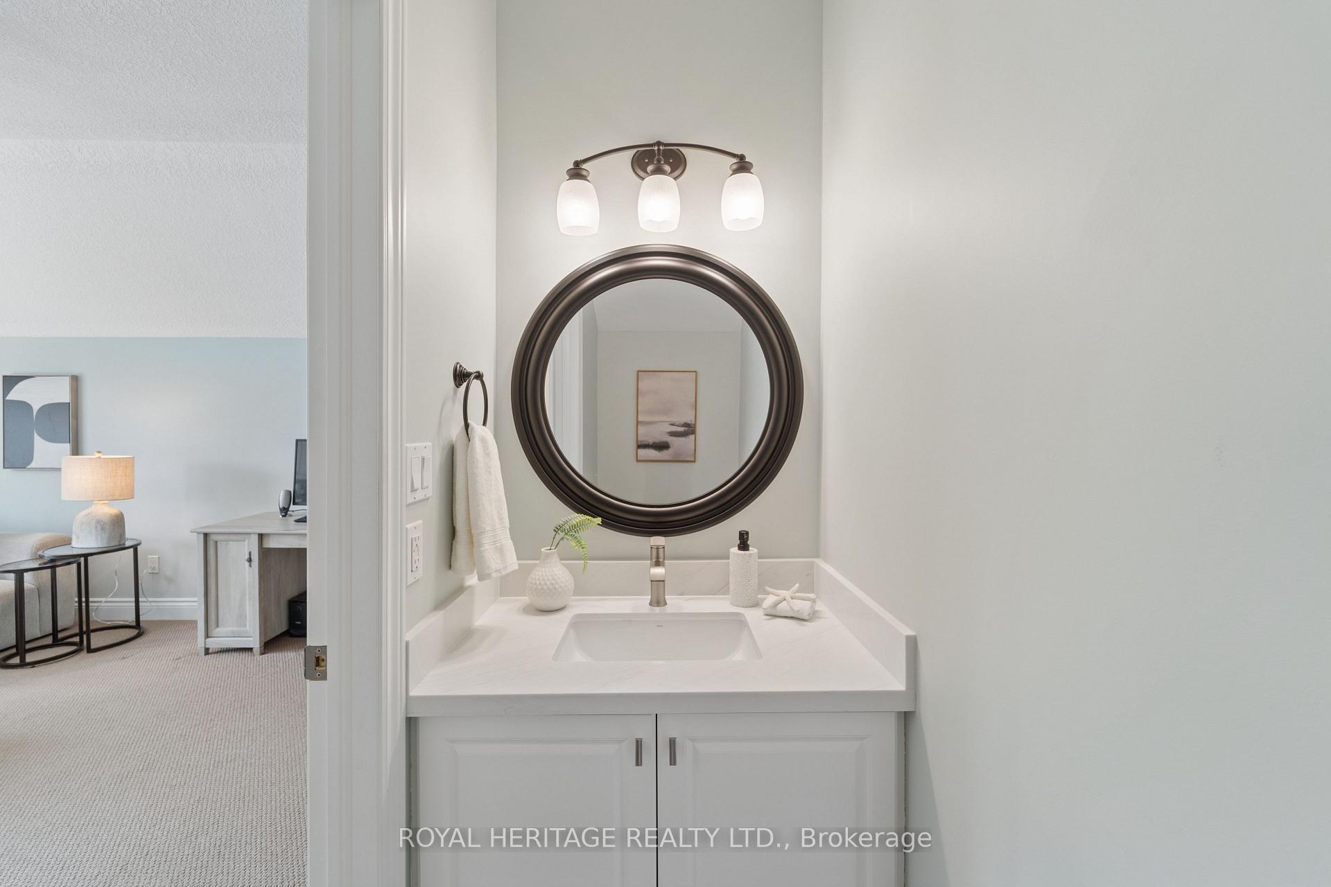 Photo 19 of 24 Corvinelli Drive, Whitby, Brooklin — HOMEH