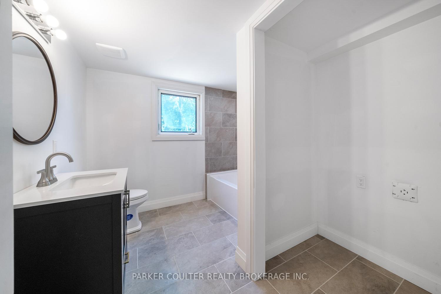 Photo 19 of 14 Earldom Boulevard, Tay, Port McNicoll — HOMEH