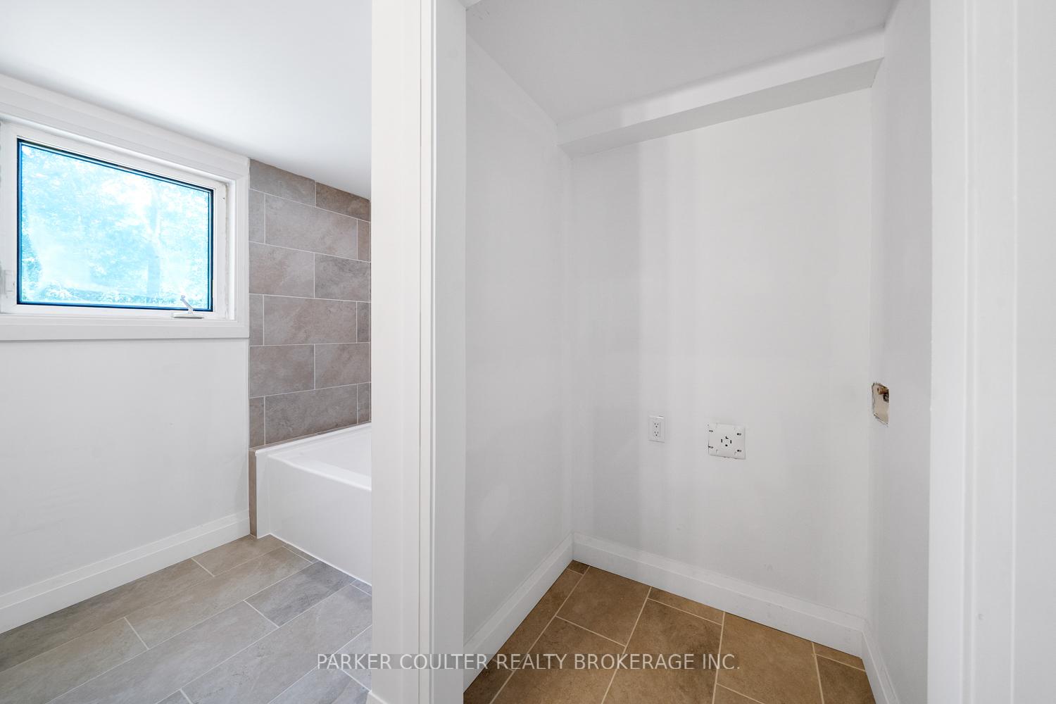 Photo 20 of 14 Earldom Boulevard, Tay, Port McNicoll — HOMEH
