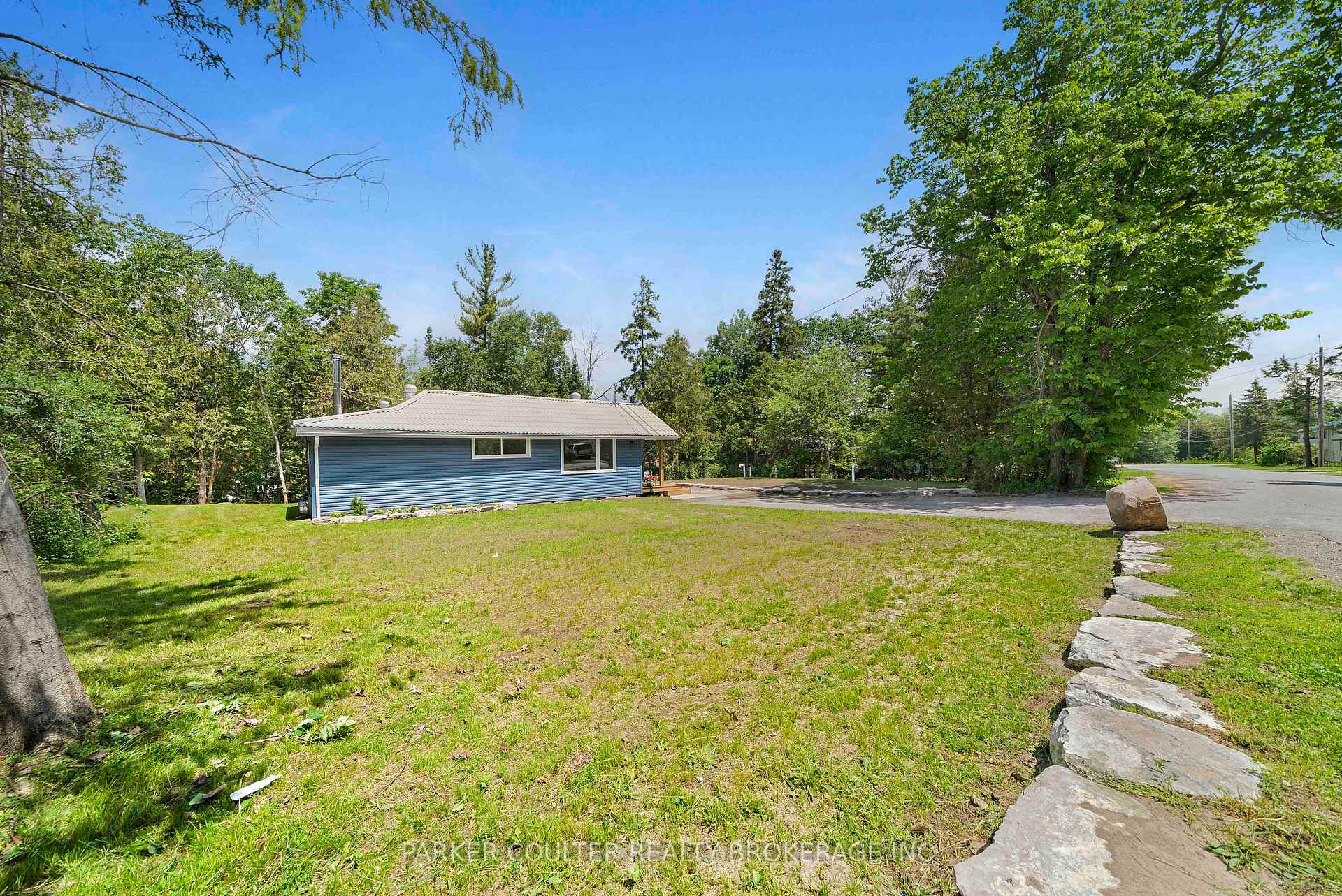 Photo 21 of 14 Earldom Boulevard, Tay, Port McNicoll — HOMEH