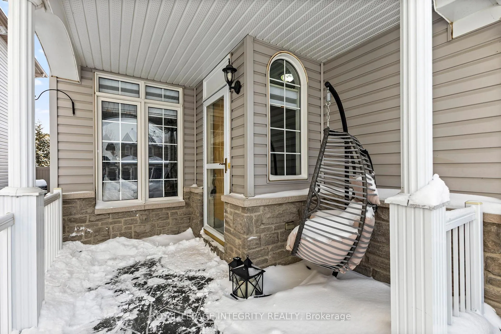 Photo 3 of 2421 Glandriel Crescent, Ottawa, Springridge/East Village — HOMEH