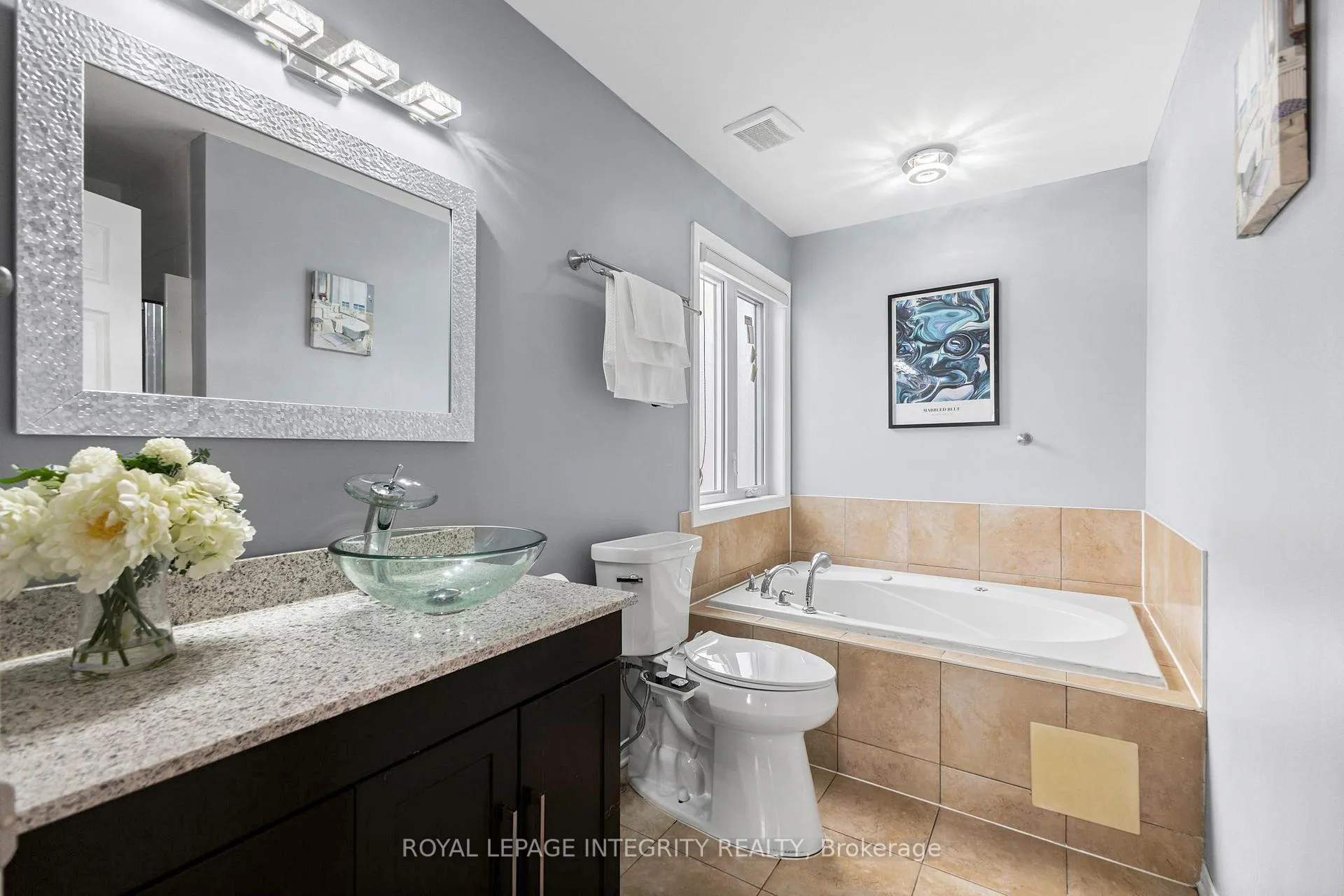 Photo 24 of 2421 Glandriel Crescent, Ottawa, Springridge/East Village — HOMEH