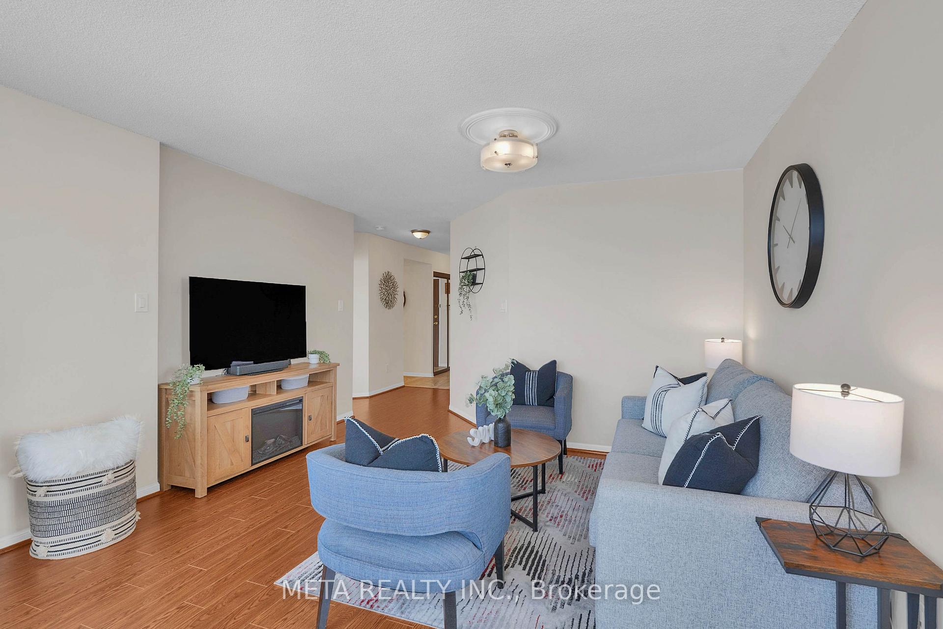 Photo 6 of Unit 2010, 550 Webb Drive, Mississauga, City Centre — HOMEH