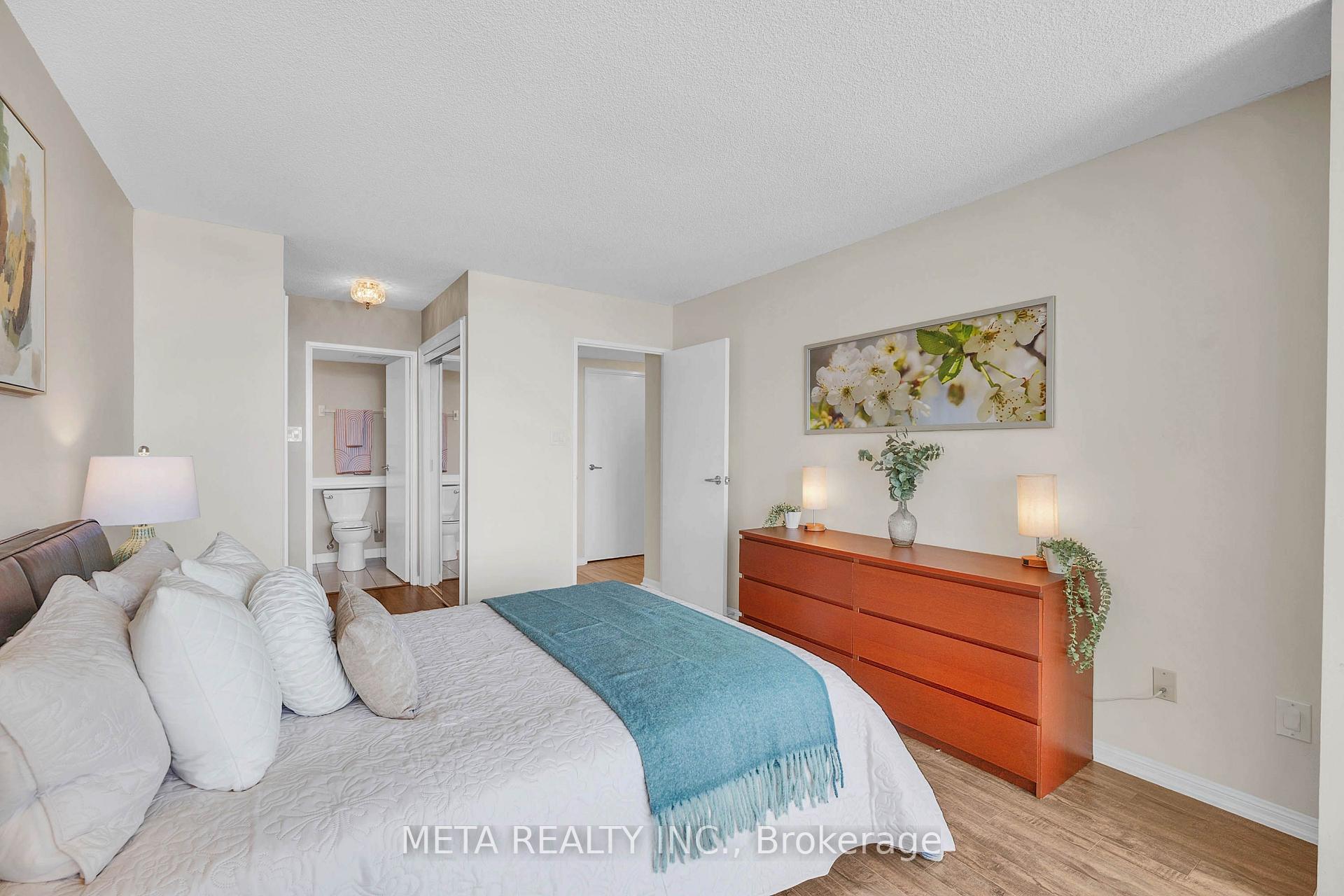 Photo 19 of Unit 2010, 550 Webb Drive, Mississauga, City Centre — HOMEH