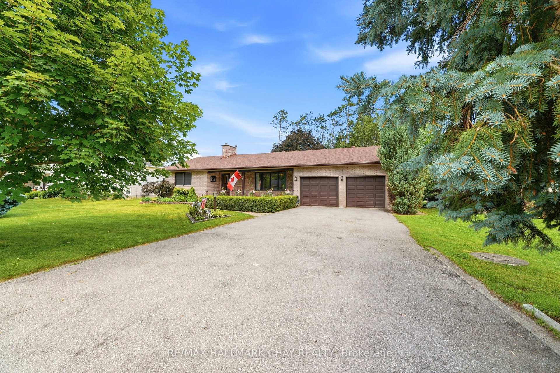 Photo 1 of 14 Douglas Drive, New Tecumseth, Alliston — HOMEH