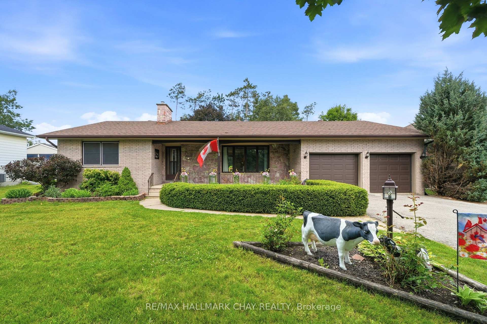 Photo 2 of 14 Douglas Drive, New Tecumseth, Alliston — HOMEH