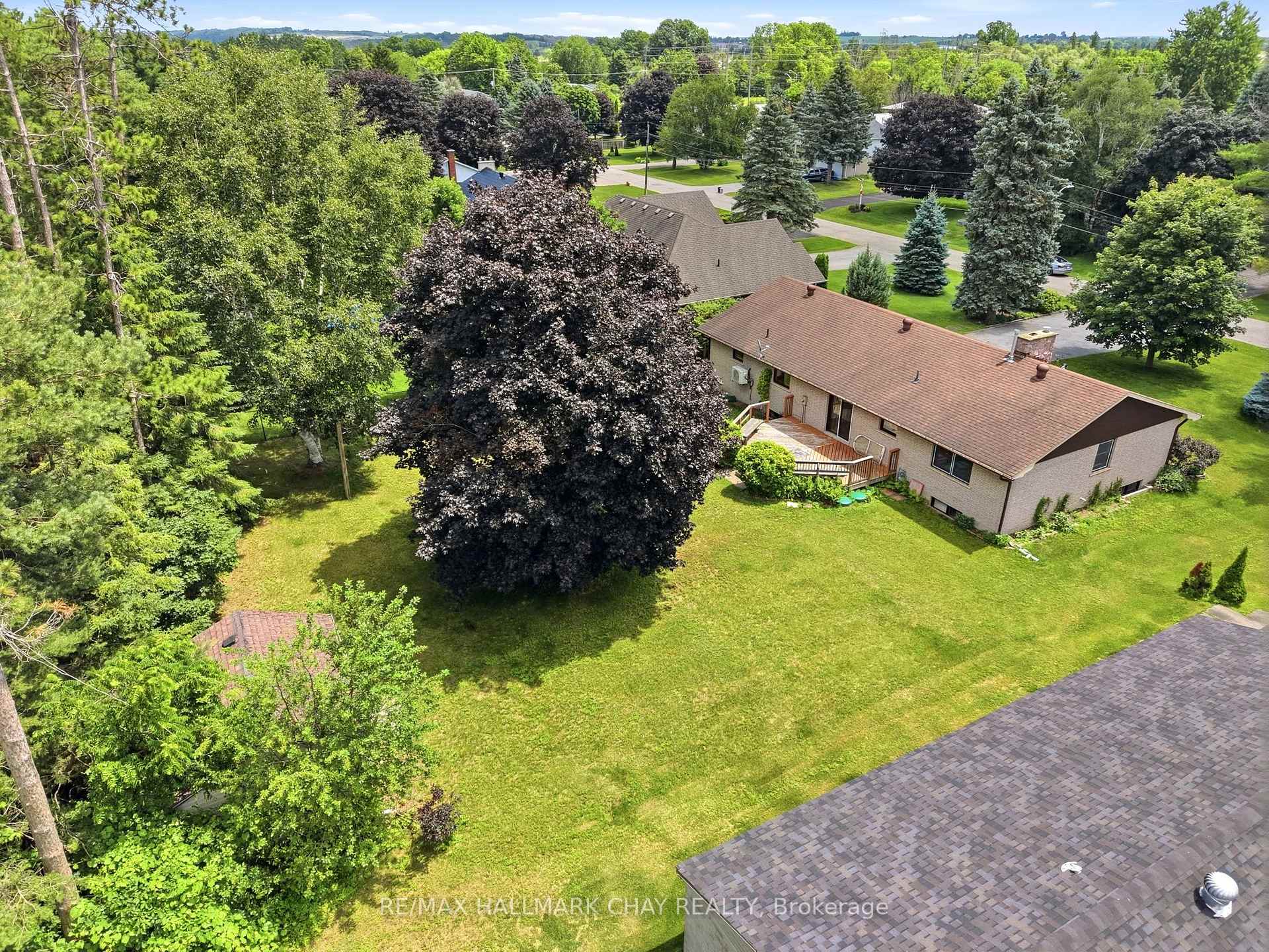 Photo 5 of 14 Douglas Drive, New Tecumseth, Alliston — HOMEH