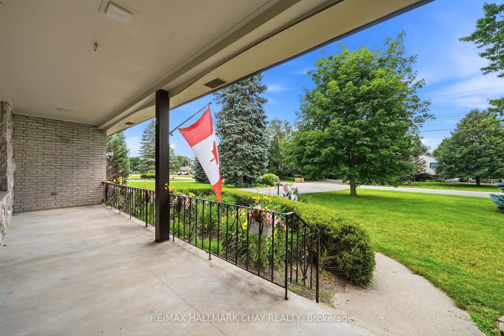 Photo 6 of 14 Douglas Drive, New Tecumseth, Alliston — HOMEH