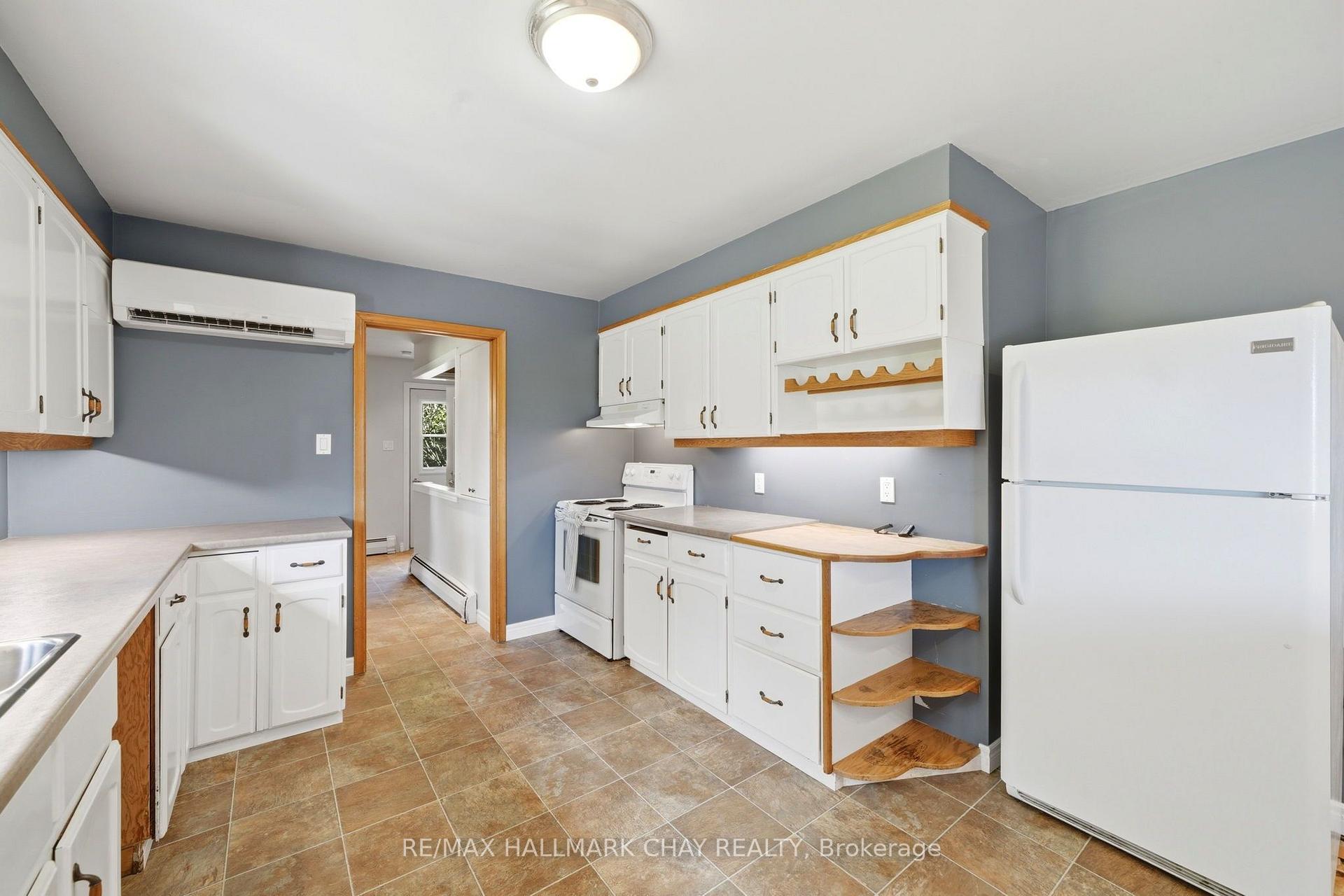 Photo 12 of 14 Douglas Drive, New Tecumseth, Alliston — HOMEH