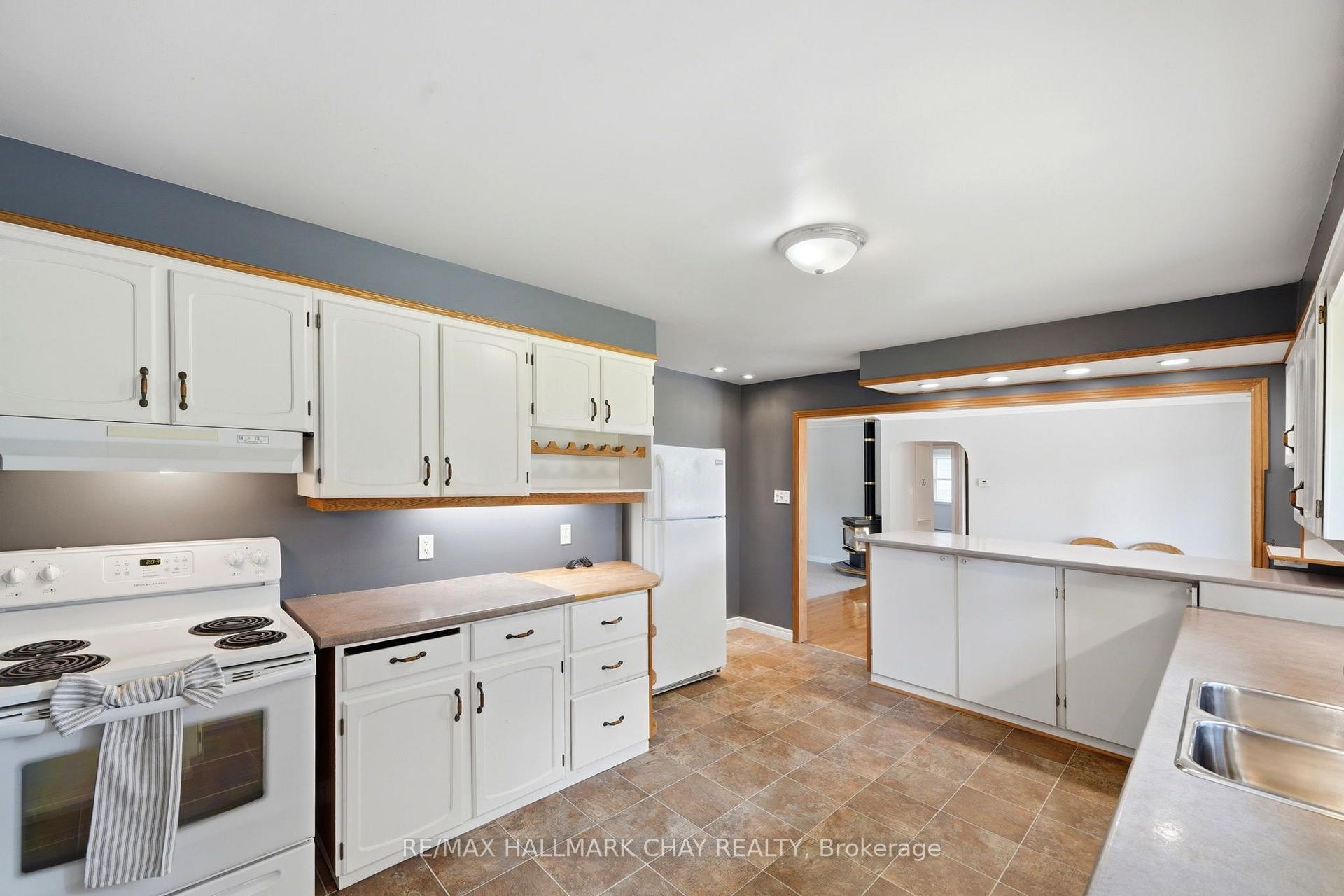 Photo 13 of 14 Douglas Drive, New Tecumseth, Alliston — HOMEH