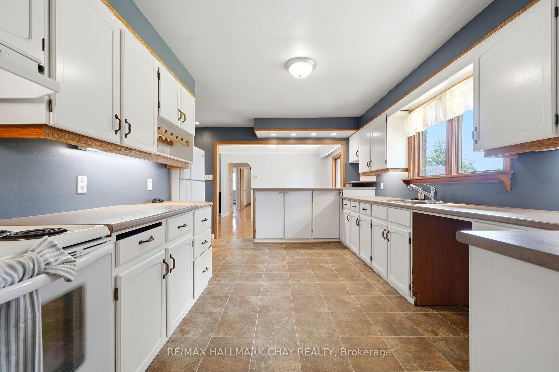 Photo 15 of 14 Douglas Drive, New Tecumseth, Alliston — HOMEH