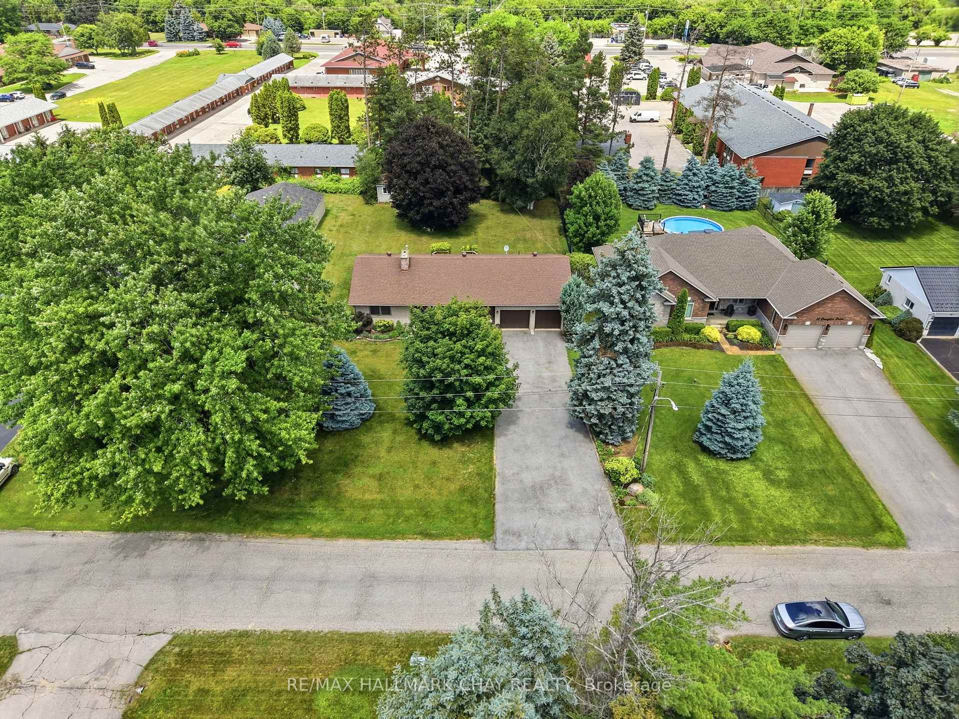 Photo 46 of 14 Douglas Drive, New Tecumseth, Alliston — HOMEH