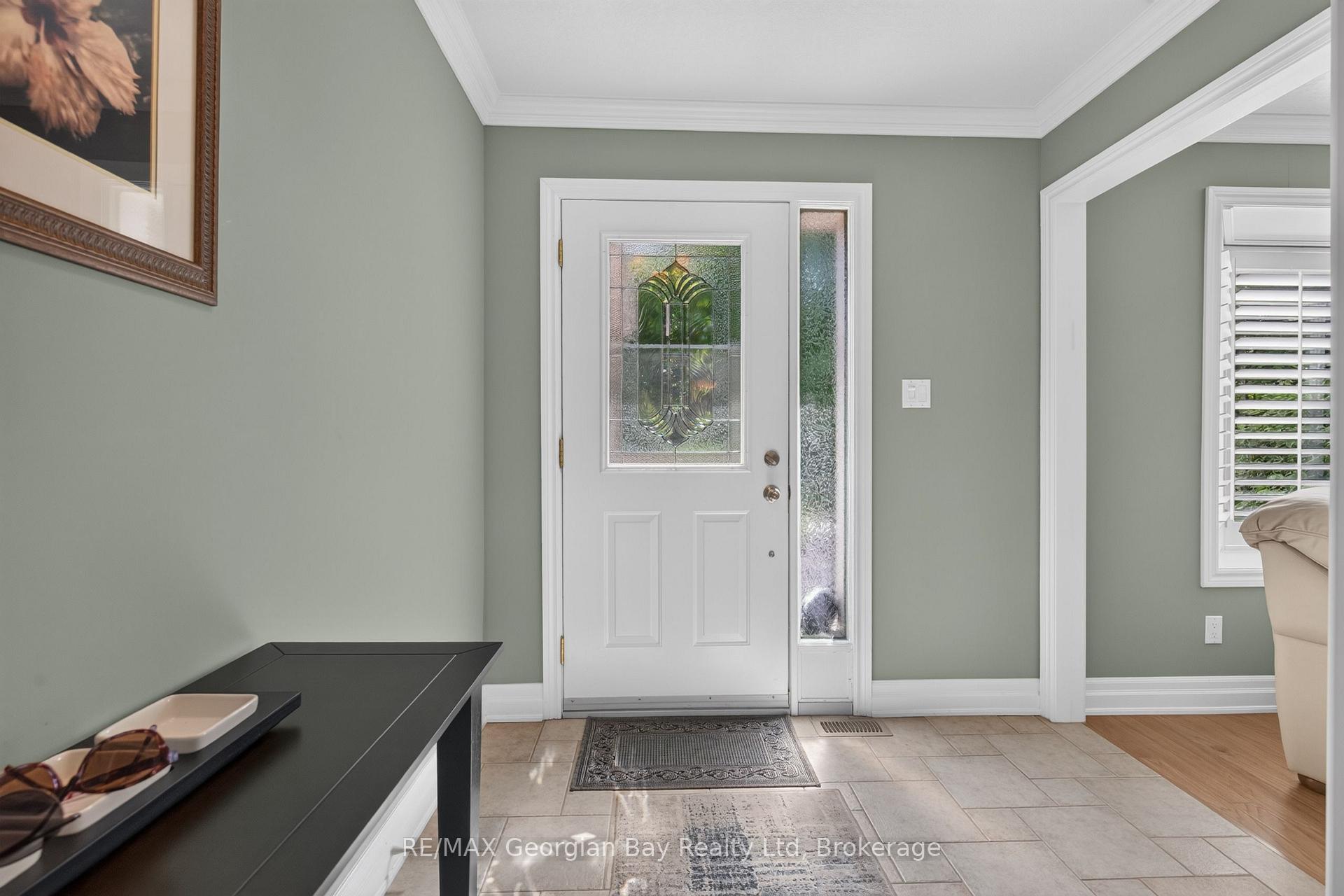 Photo 3 of 90 Burke Street, Penetanguishene — HOMEH
